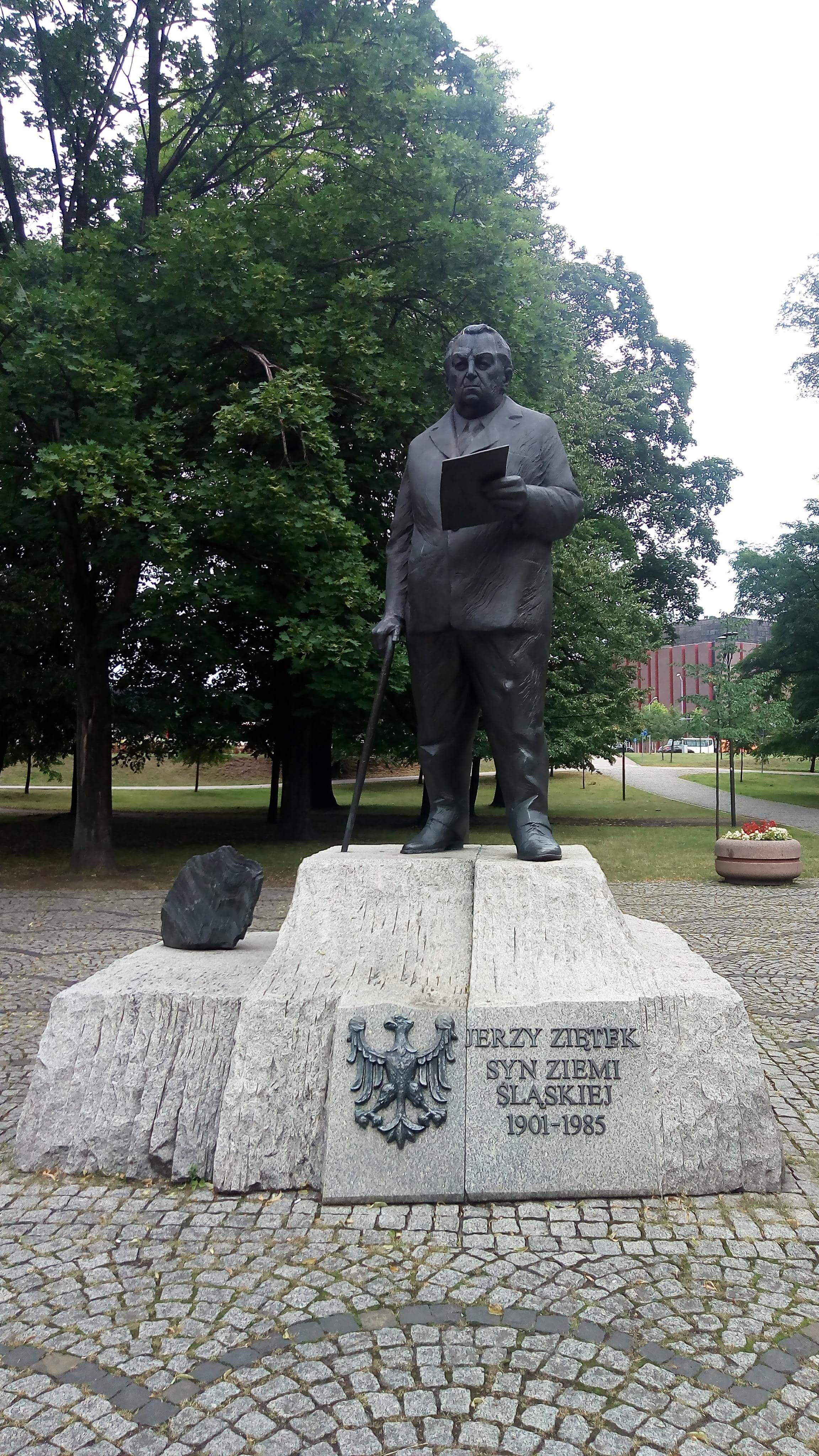General Jerzy Zietek Monument