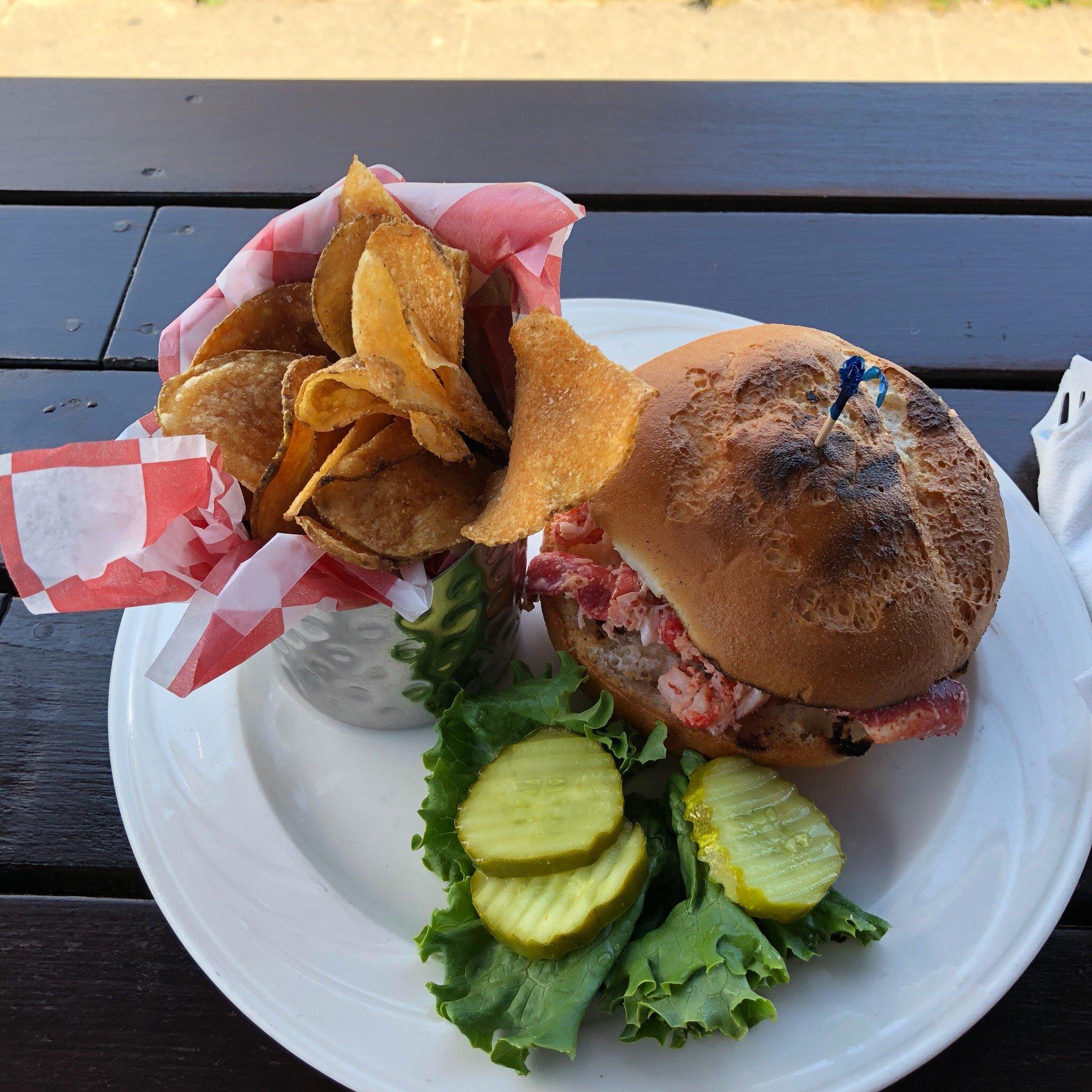 Lobsterville Bar & Grille