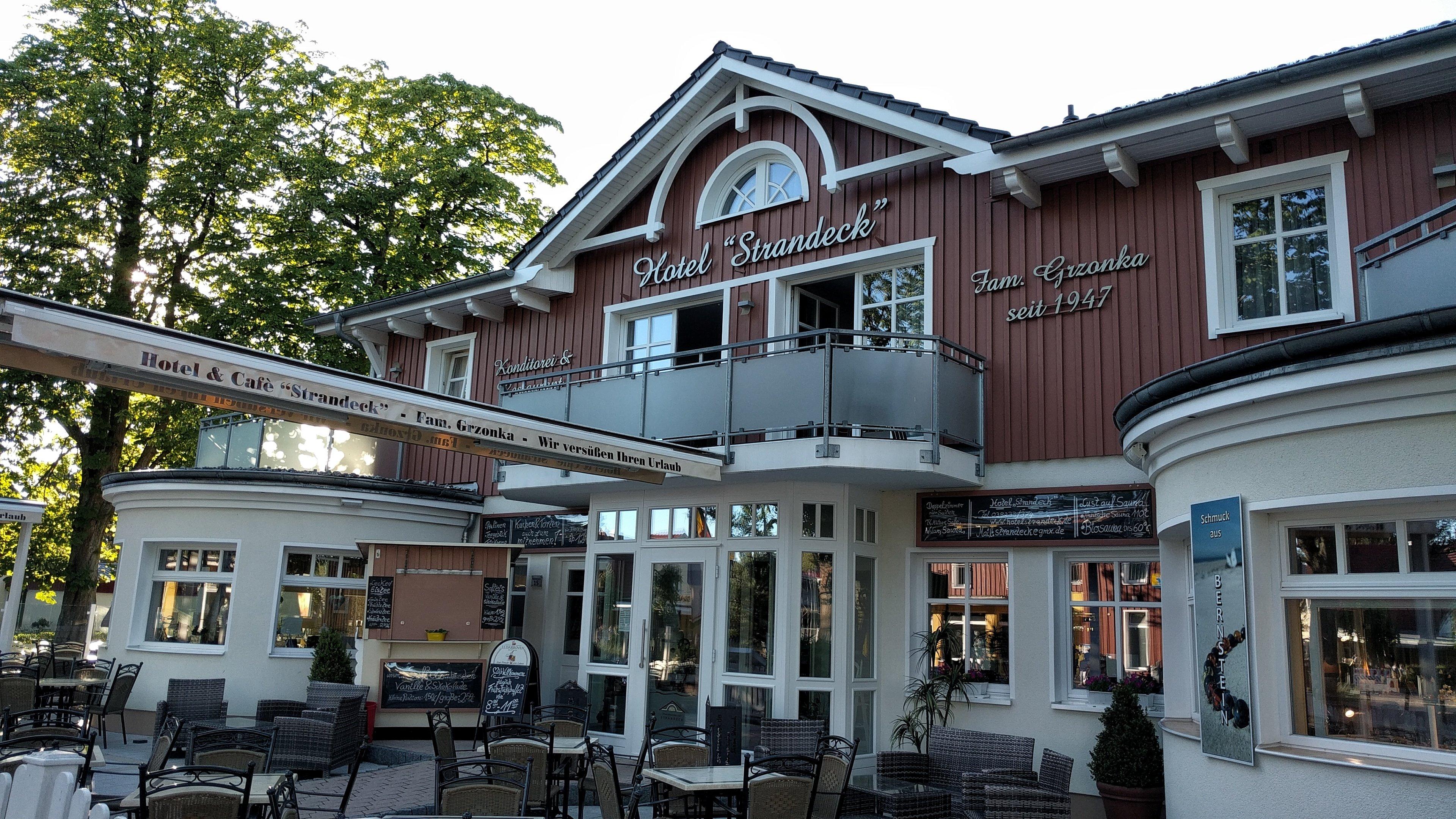 Hotel & Cafe Strandeck