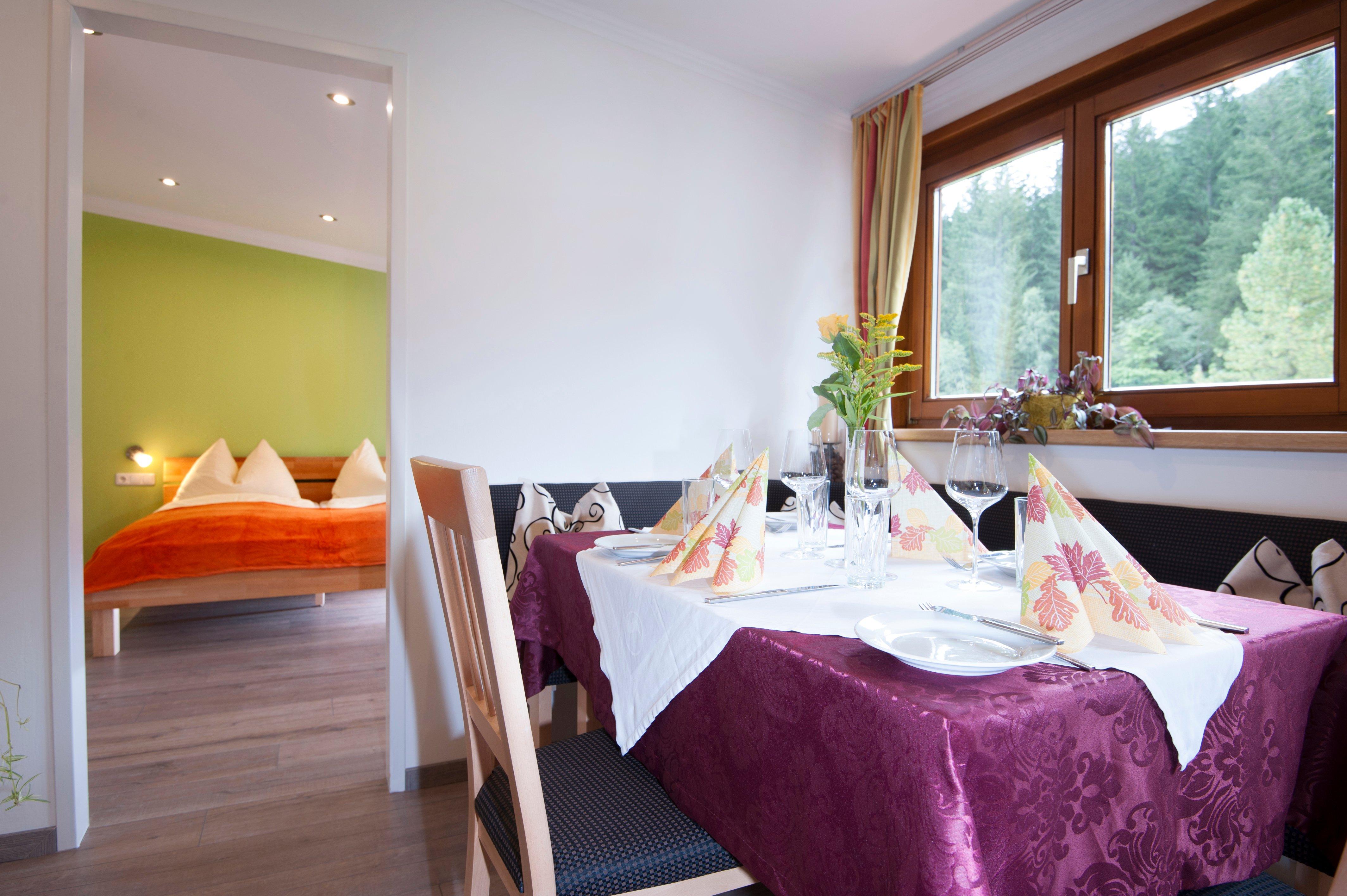 Gasthof zur Post, restaurant - rooms - appartements