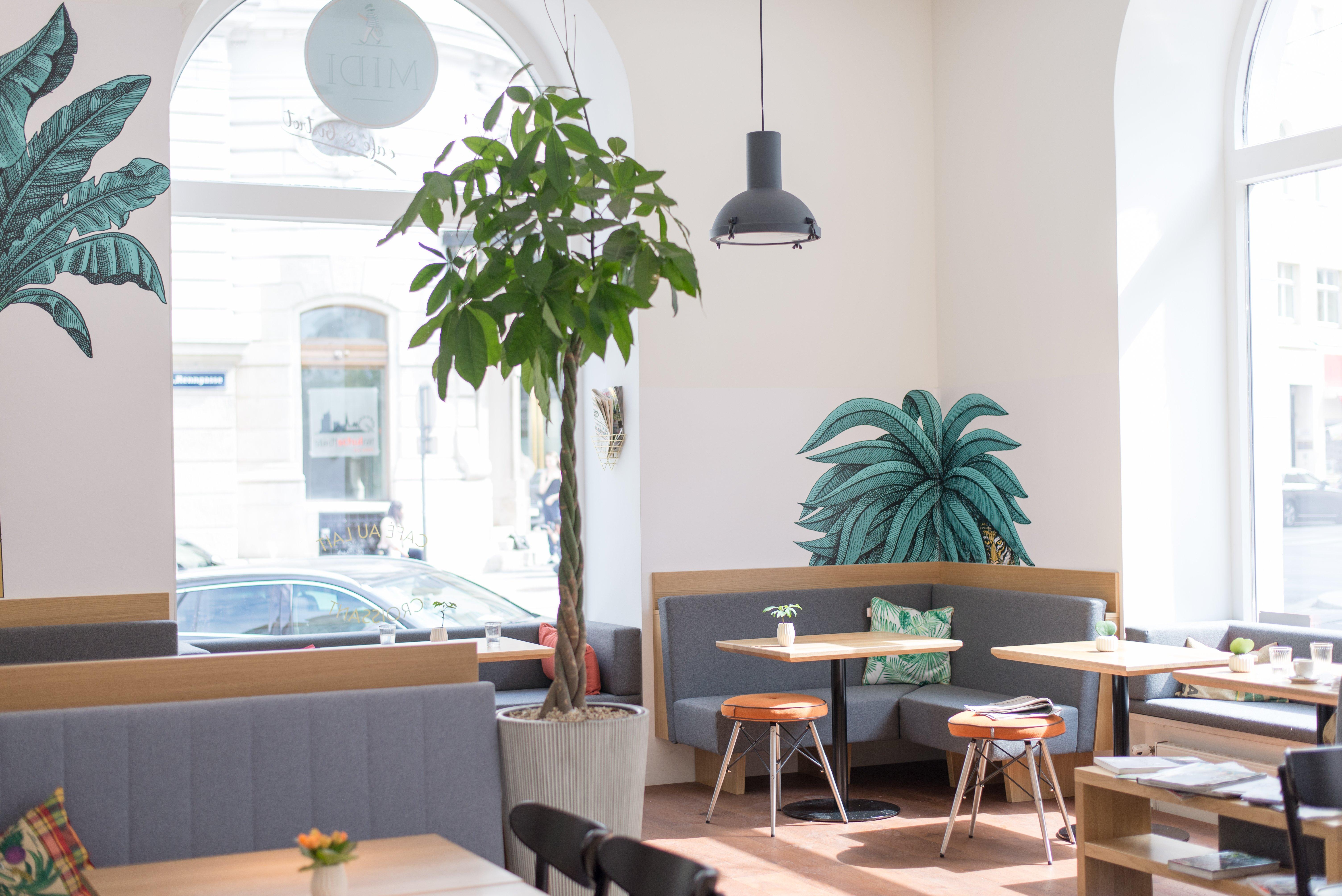 Midi Café & Bistrot