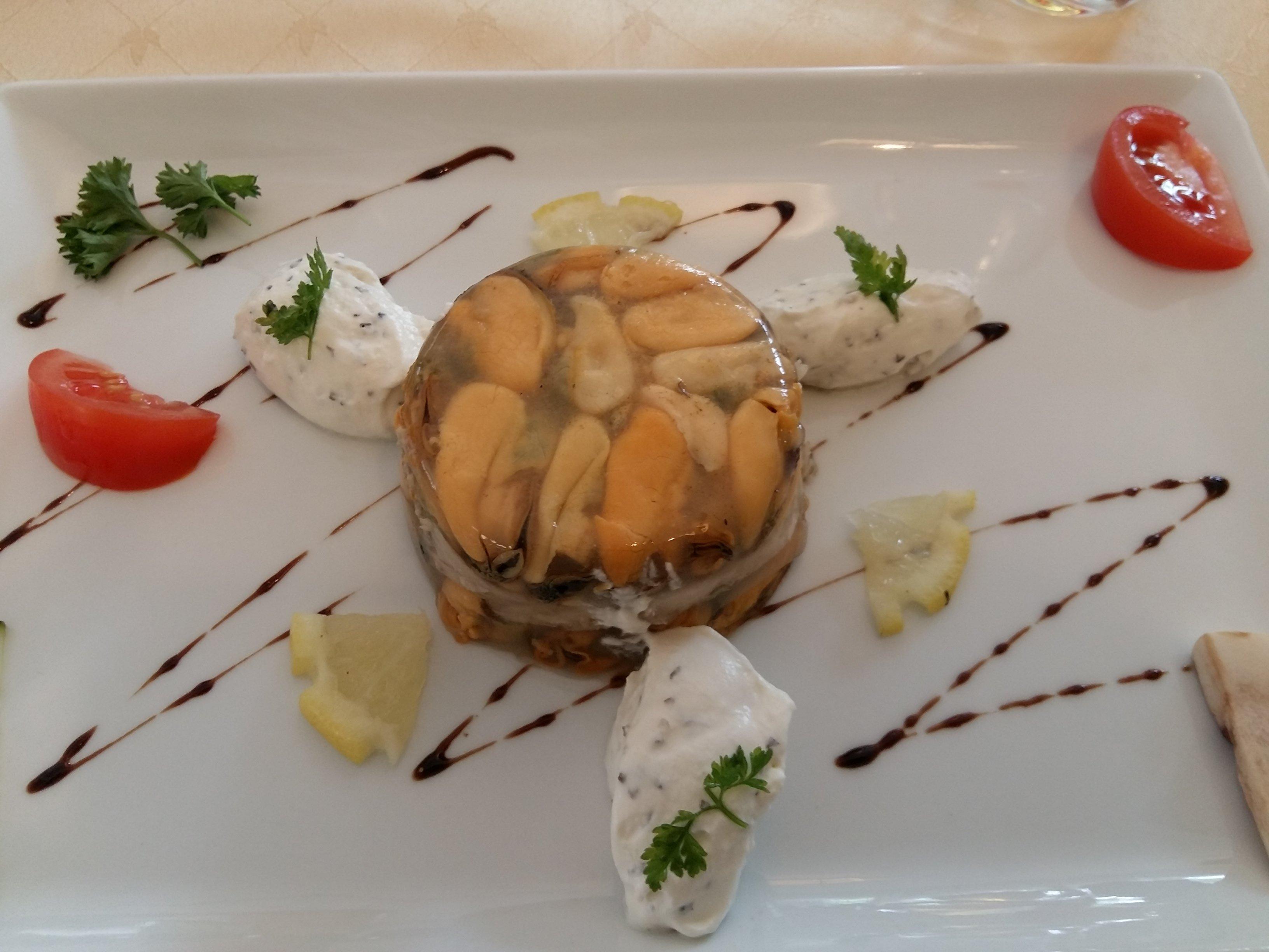 Photo by François R