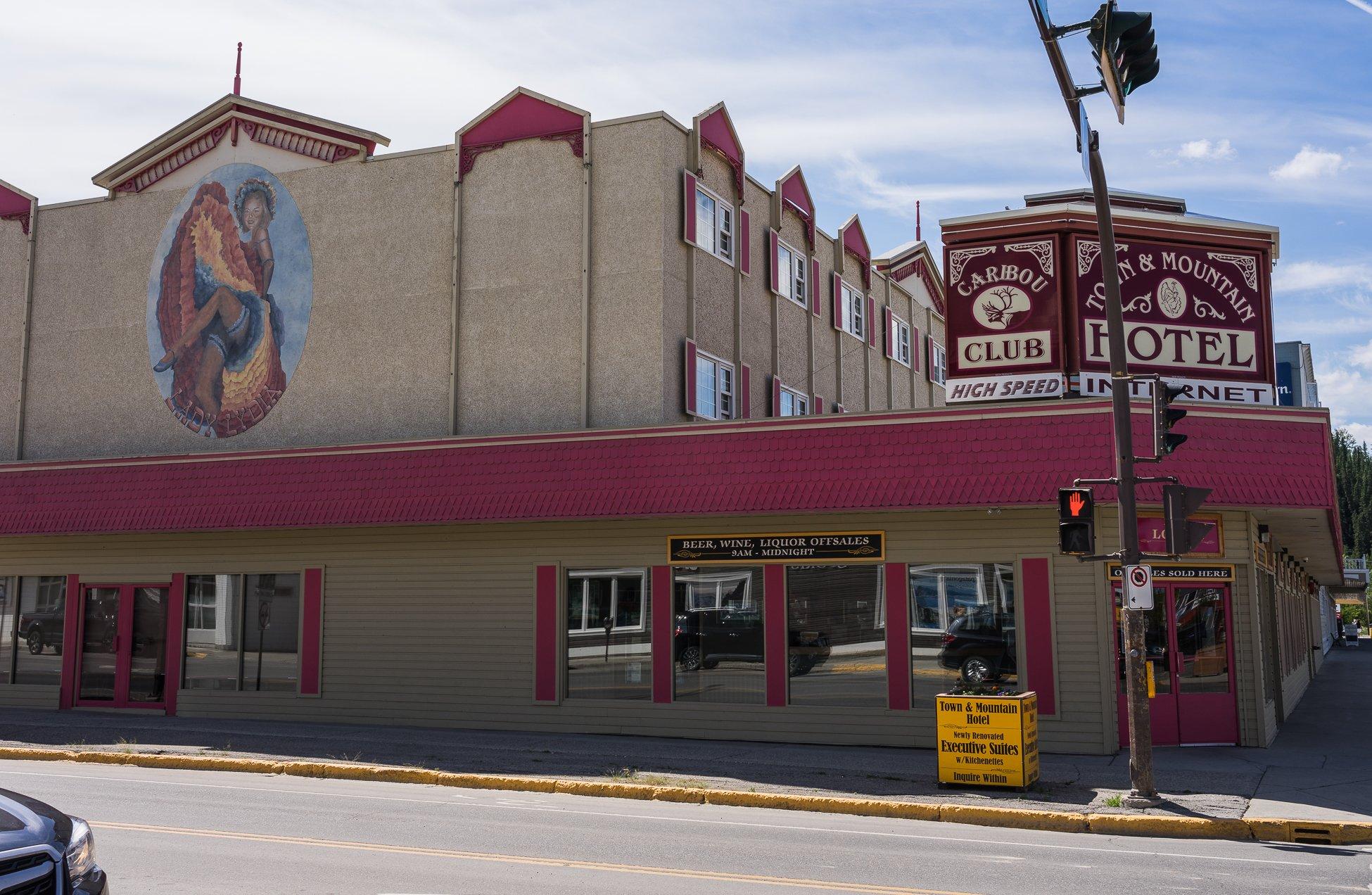 The Town and Mountain Hotel