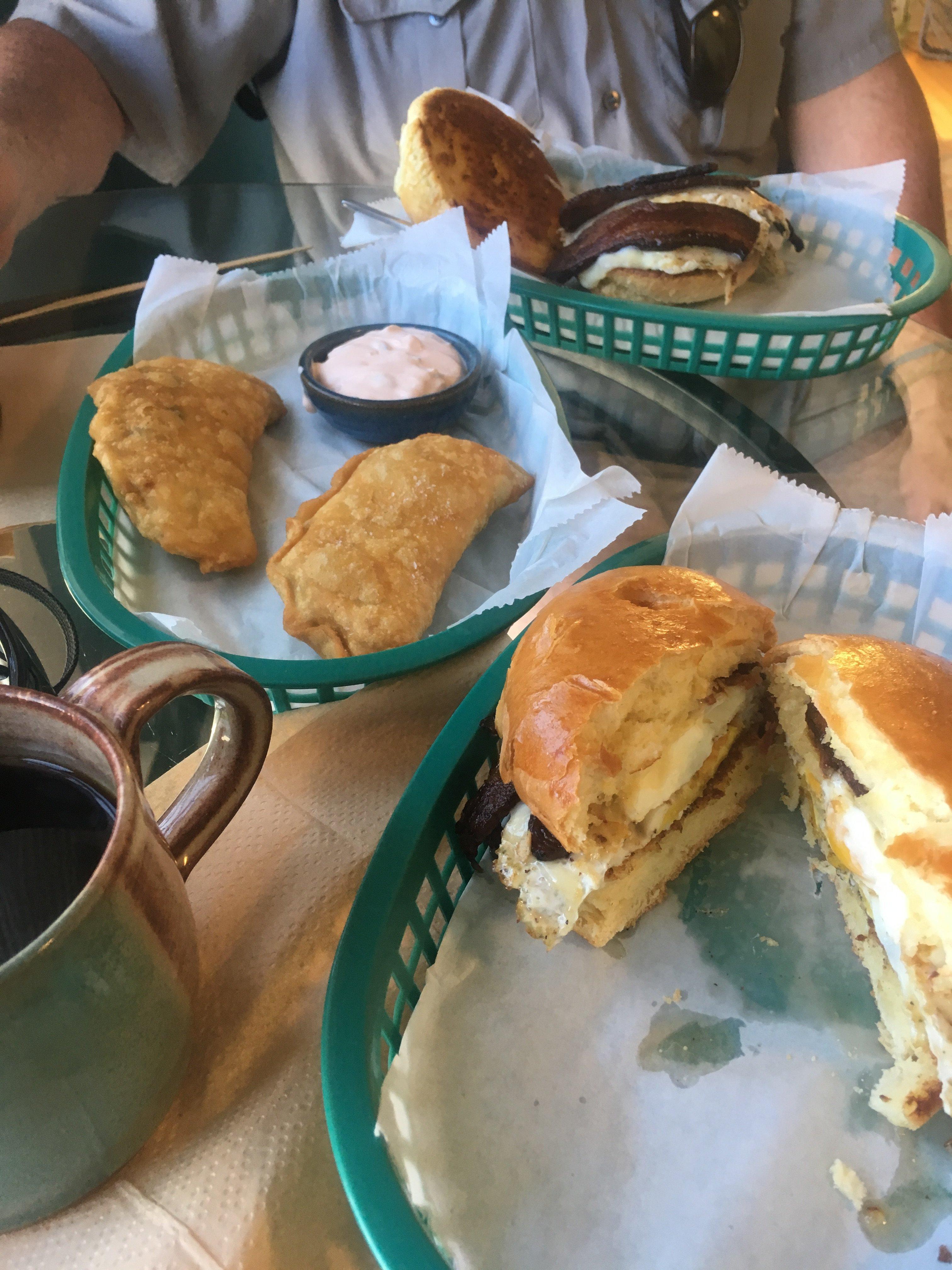 Hender's Bake shop & Cafe