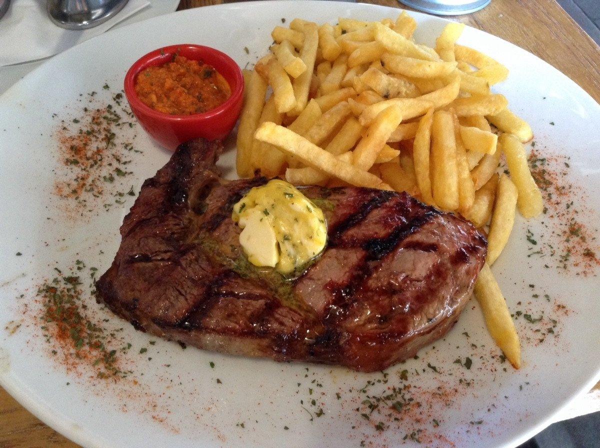 Manhattan Restaurant & Bar