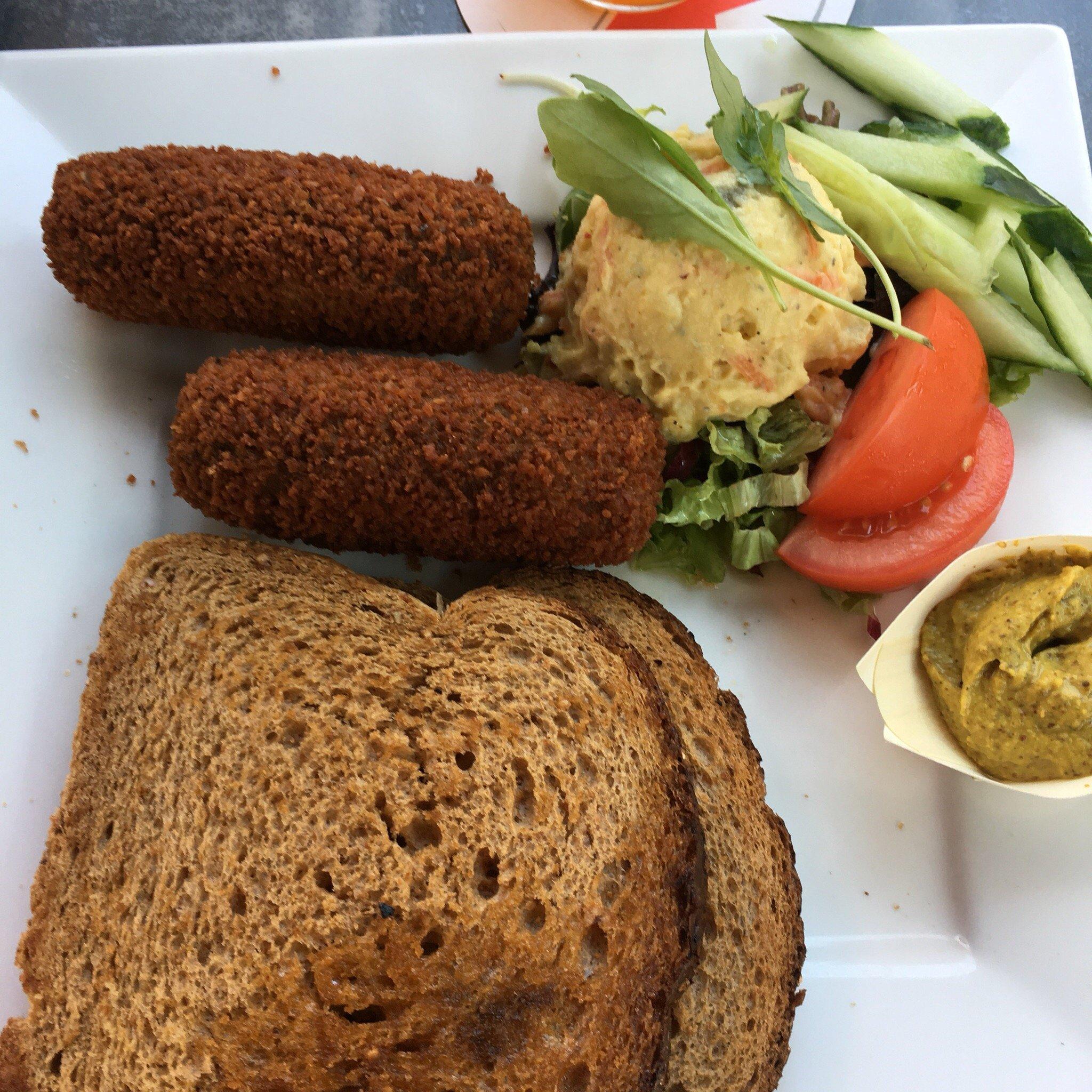 Photo by OppadmetMary