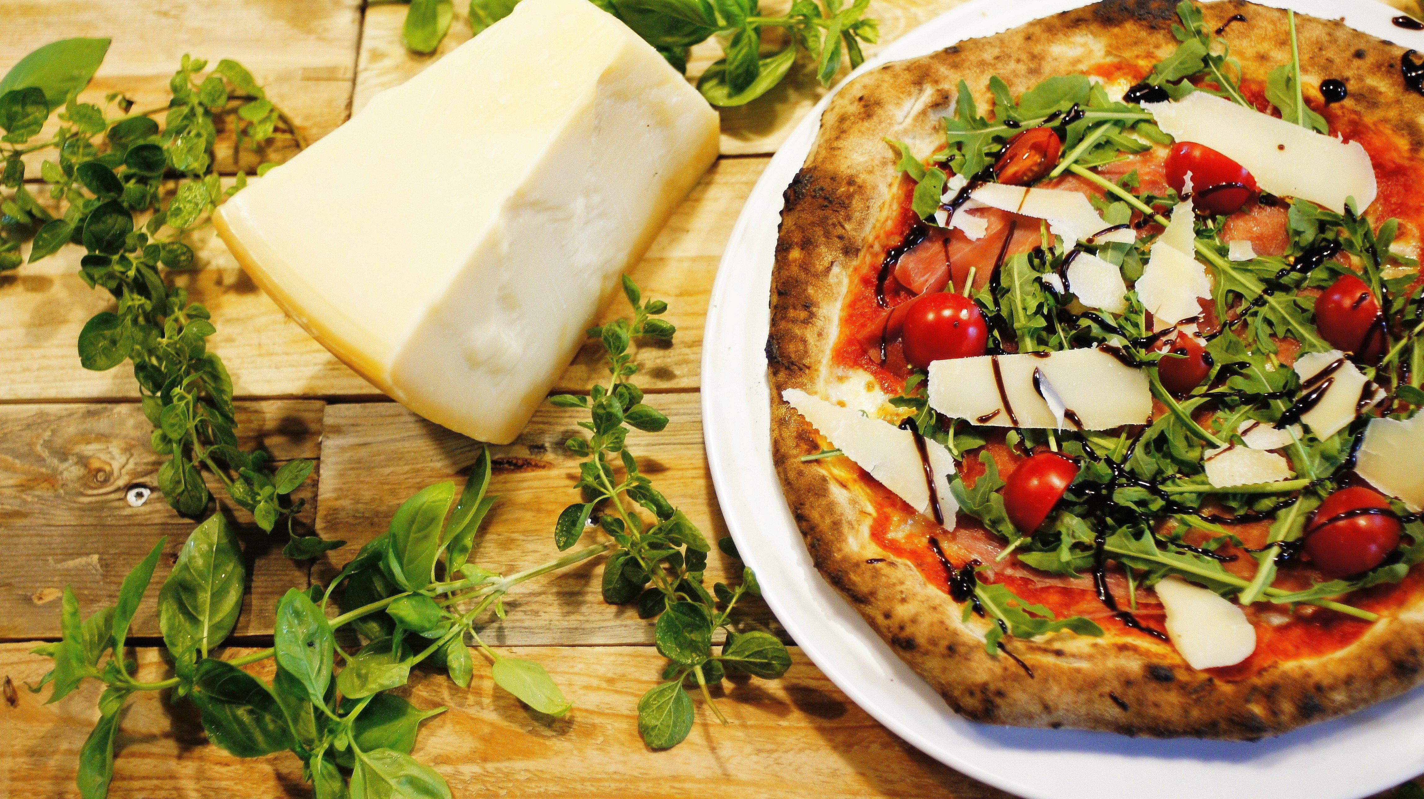 Forno Nero Pizza Napoletana