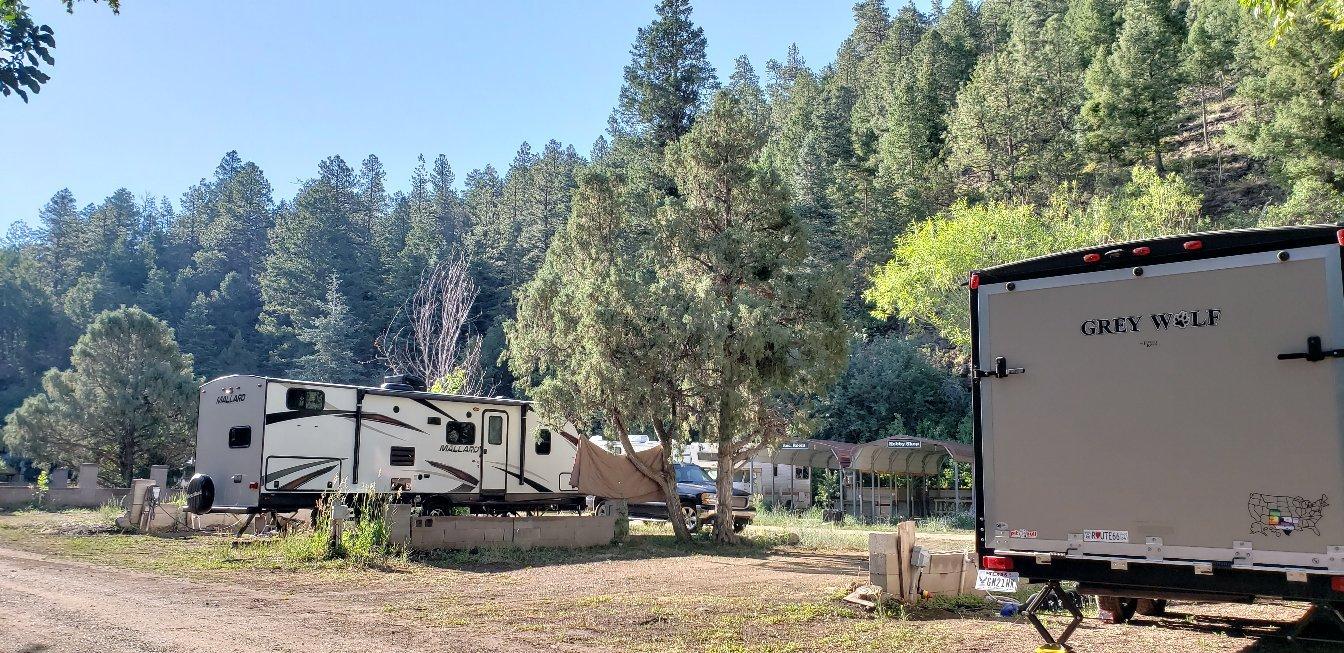 Sierra Village Lodge & R V Park