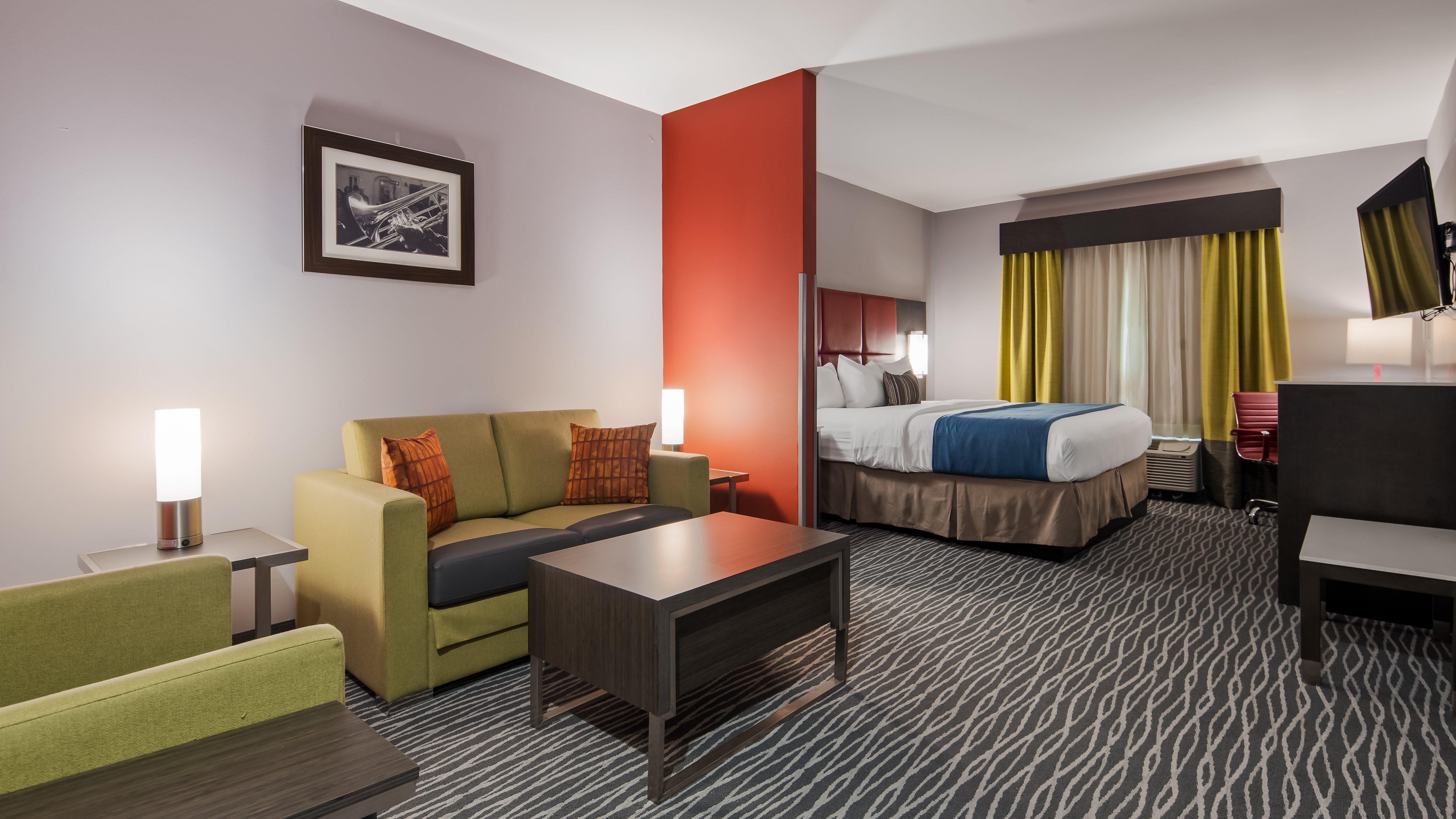 Best Western Plus Airport Inn & Suites