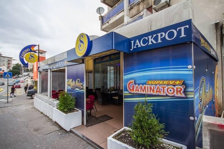 Automat Klub Senator B2