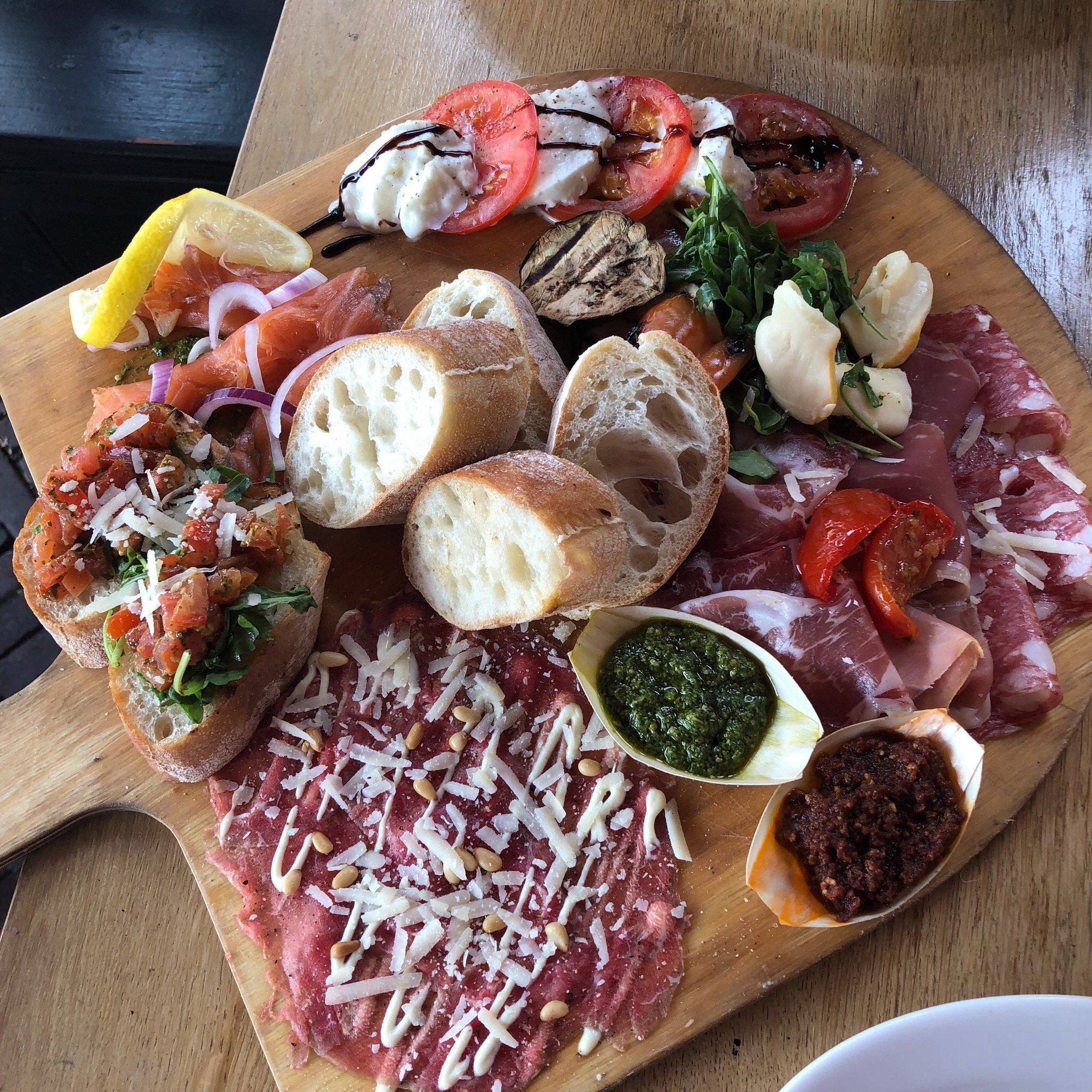 Dods Bodega & Ristorante