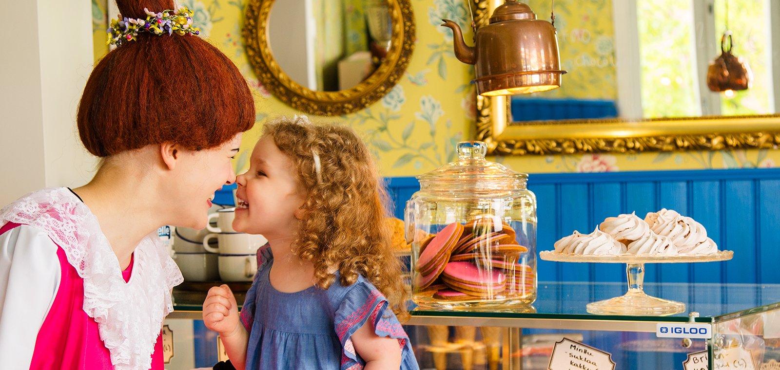 Eriskummallinen Kahvila & Teehuone