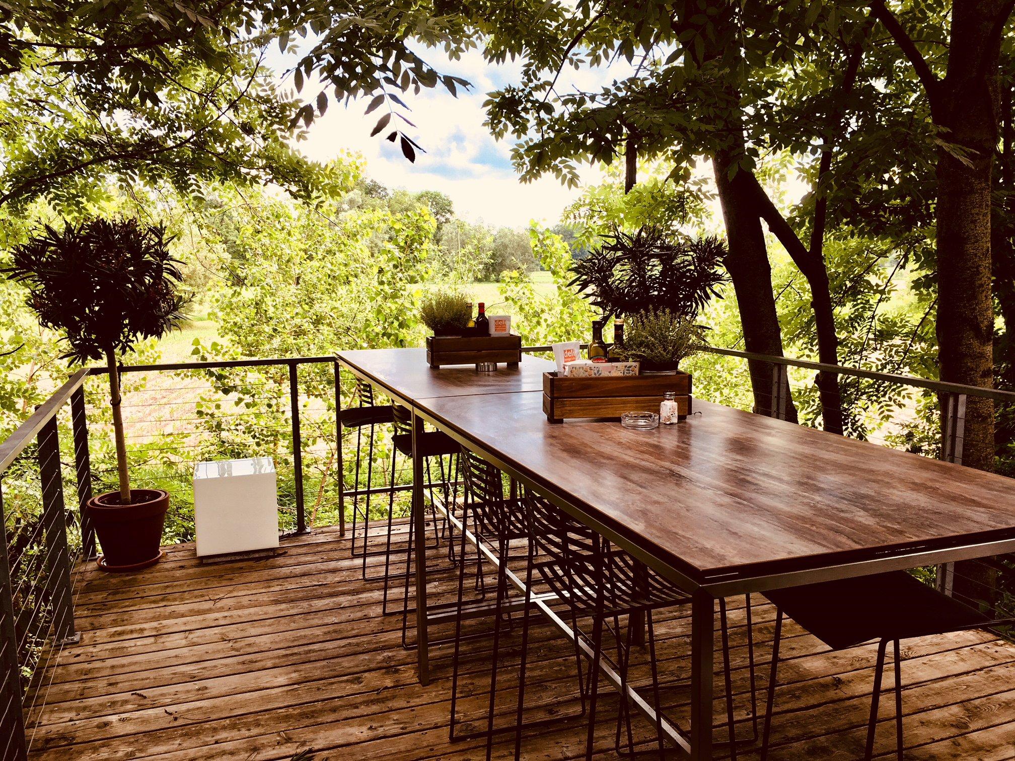 deli - lounge cafe restaurant