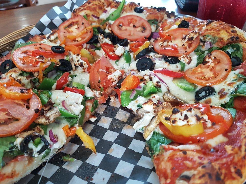 Amici Pizzeria & Family Restaurant