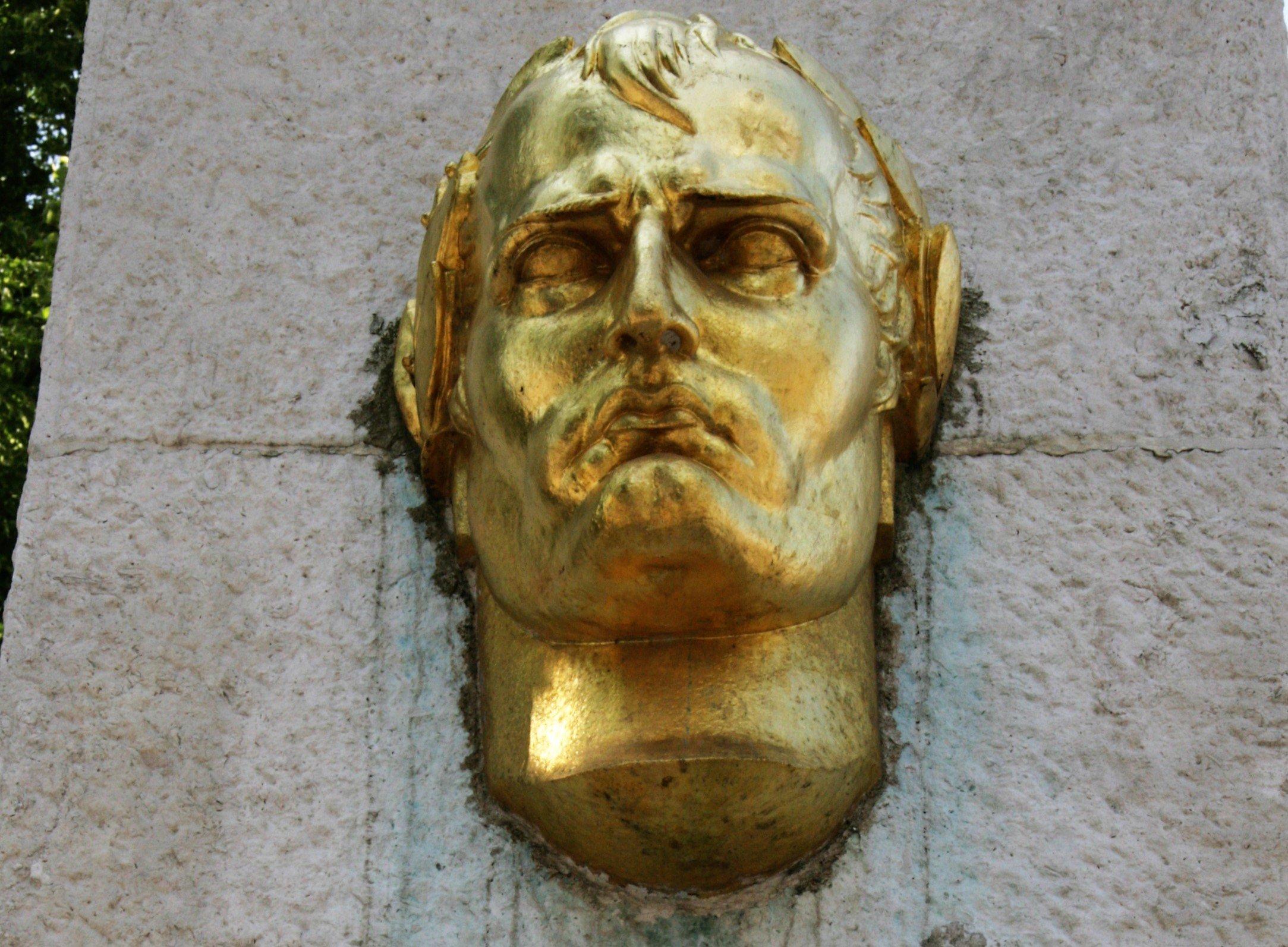 Ilirija column in French Revolution Square