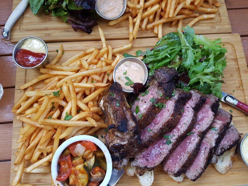 Jules Bistro Queen West