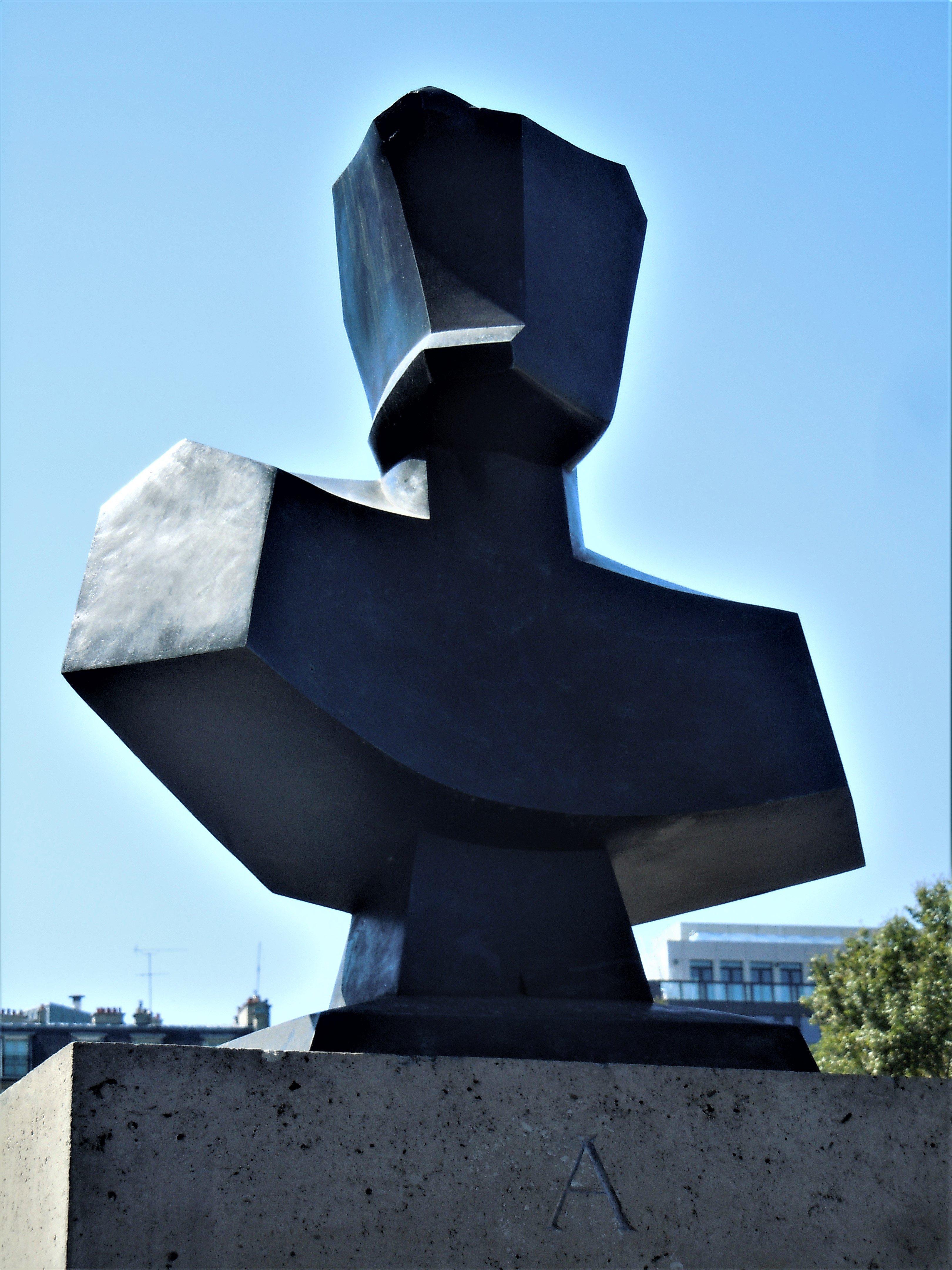 Statue de Georges Bernanos