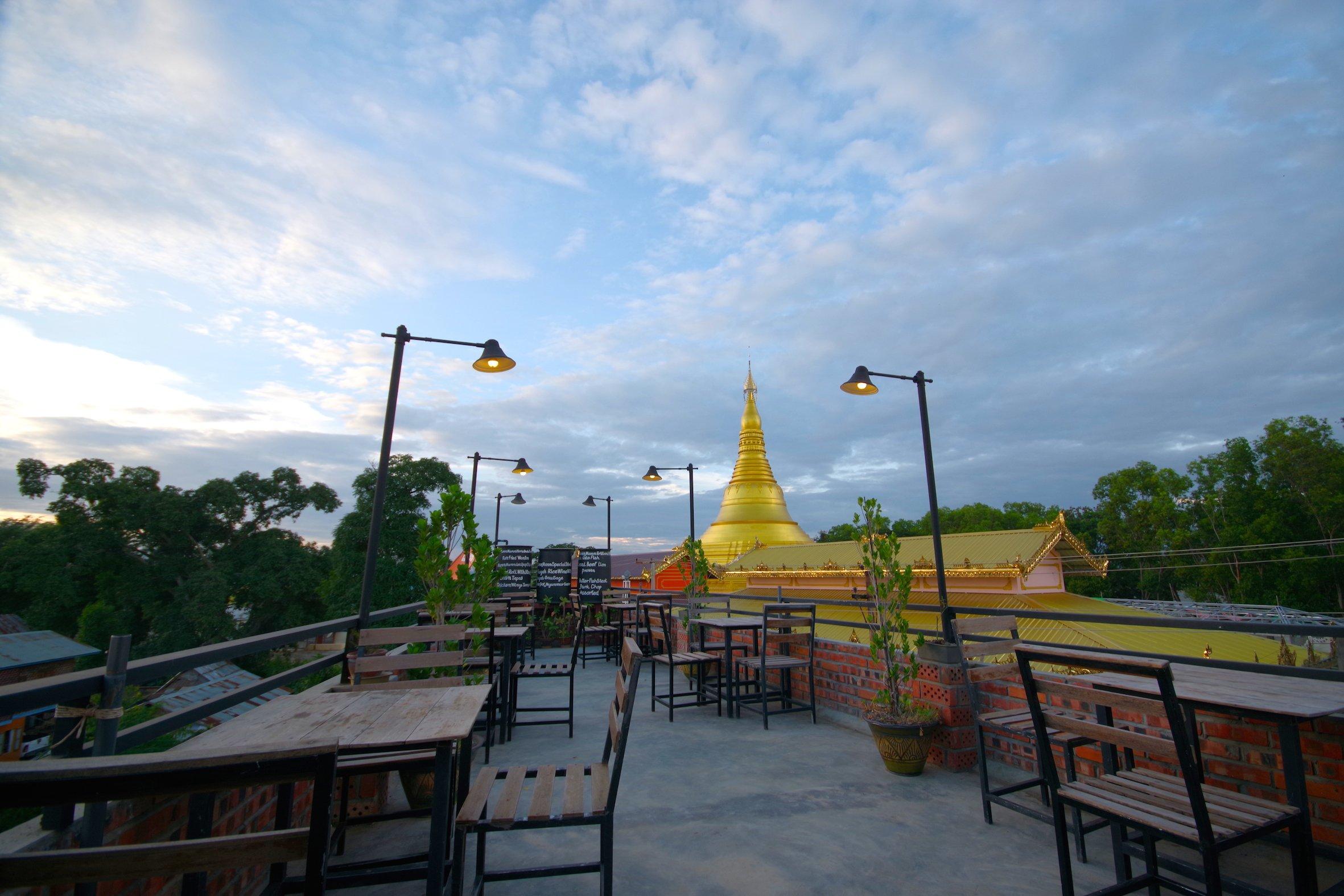 Mann Mann Rooftop Bar and Restaurant