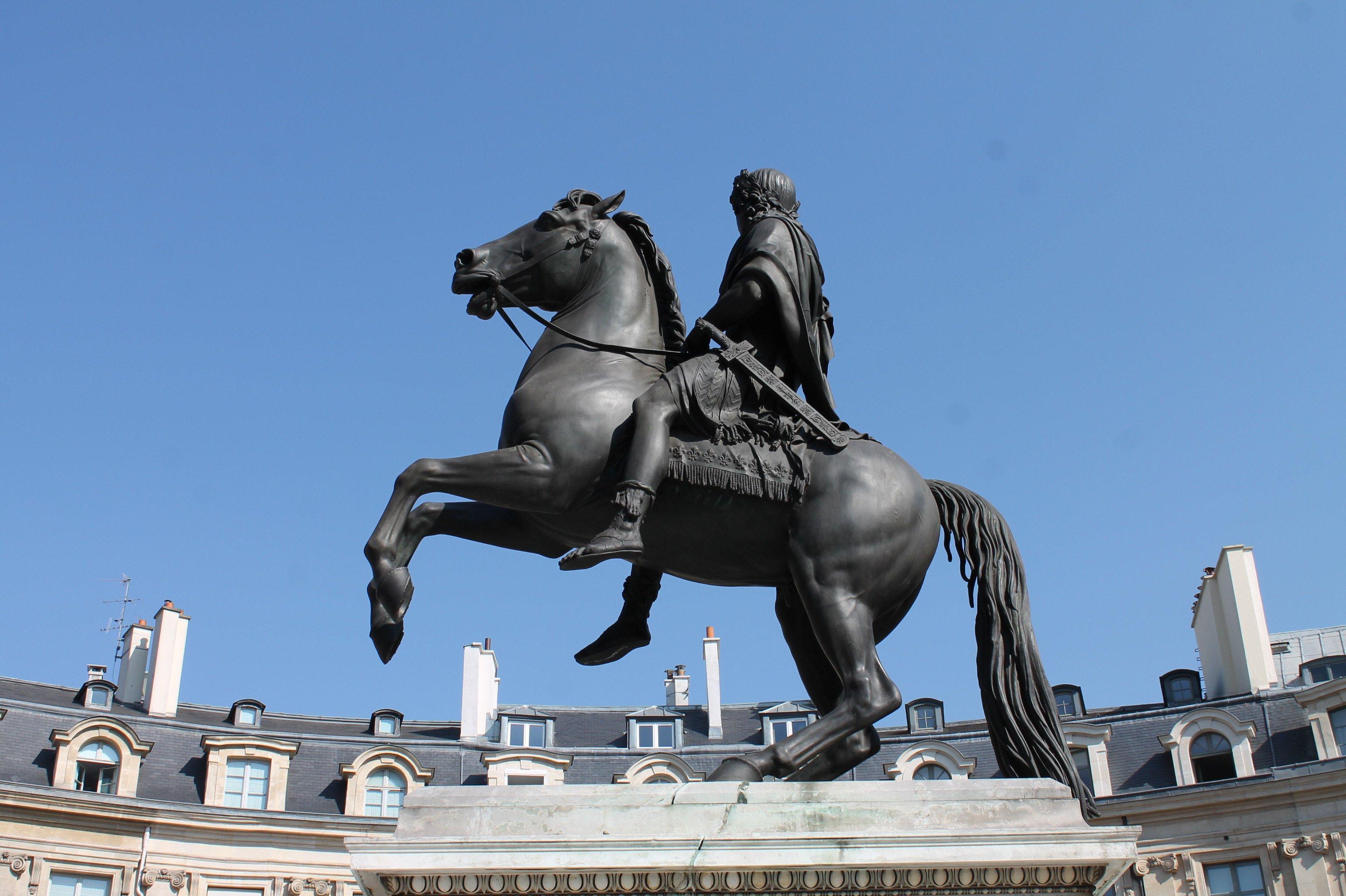 Statue Equestre de Louis XIV