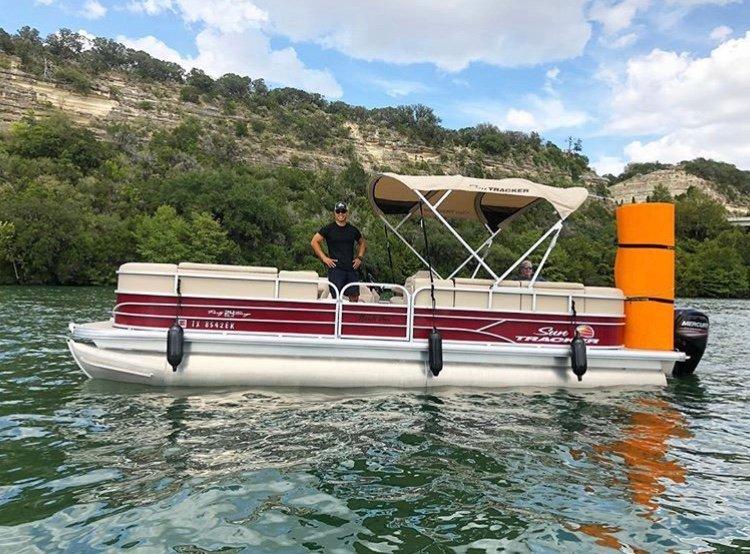 Nauti Side - Lake Austin Boat Rentals