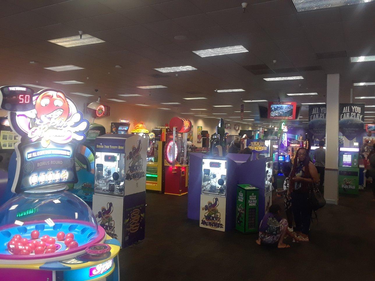Chuck E. Cheese