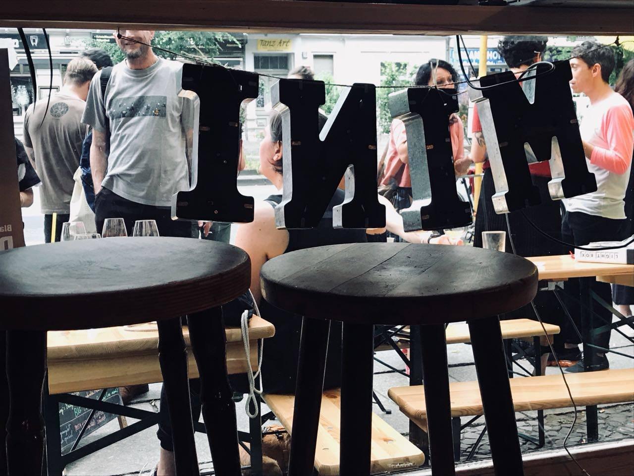 MINI - Wine, Food & Cult Movies