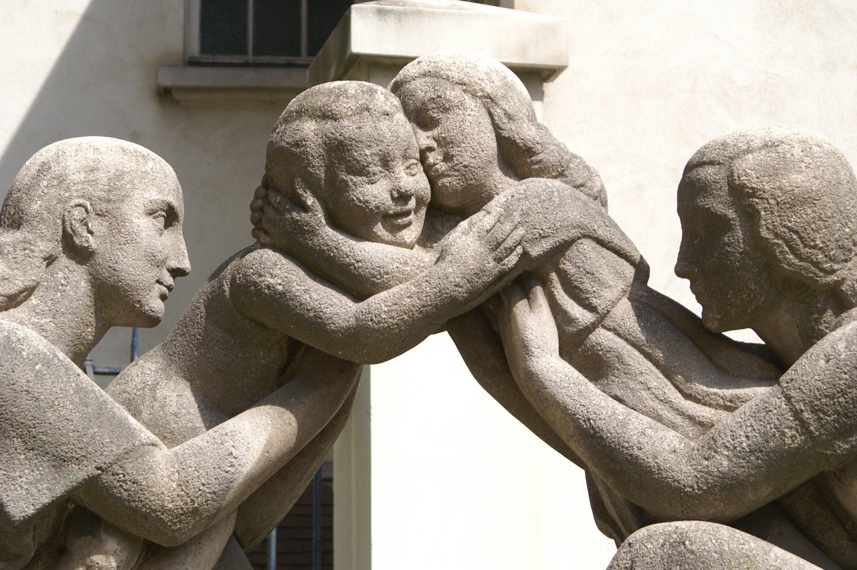 Statue La Reconciliation