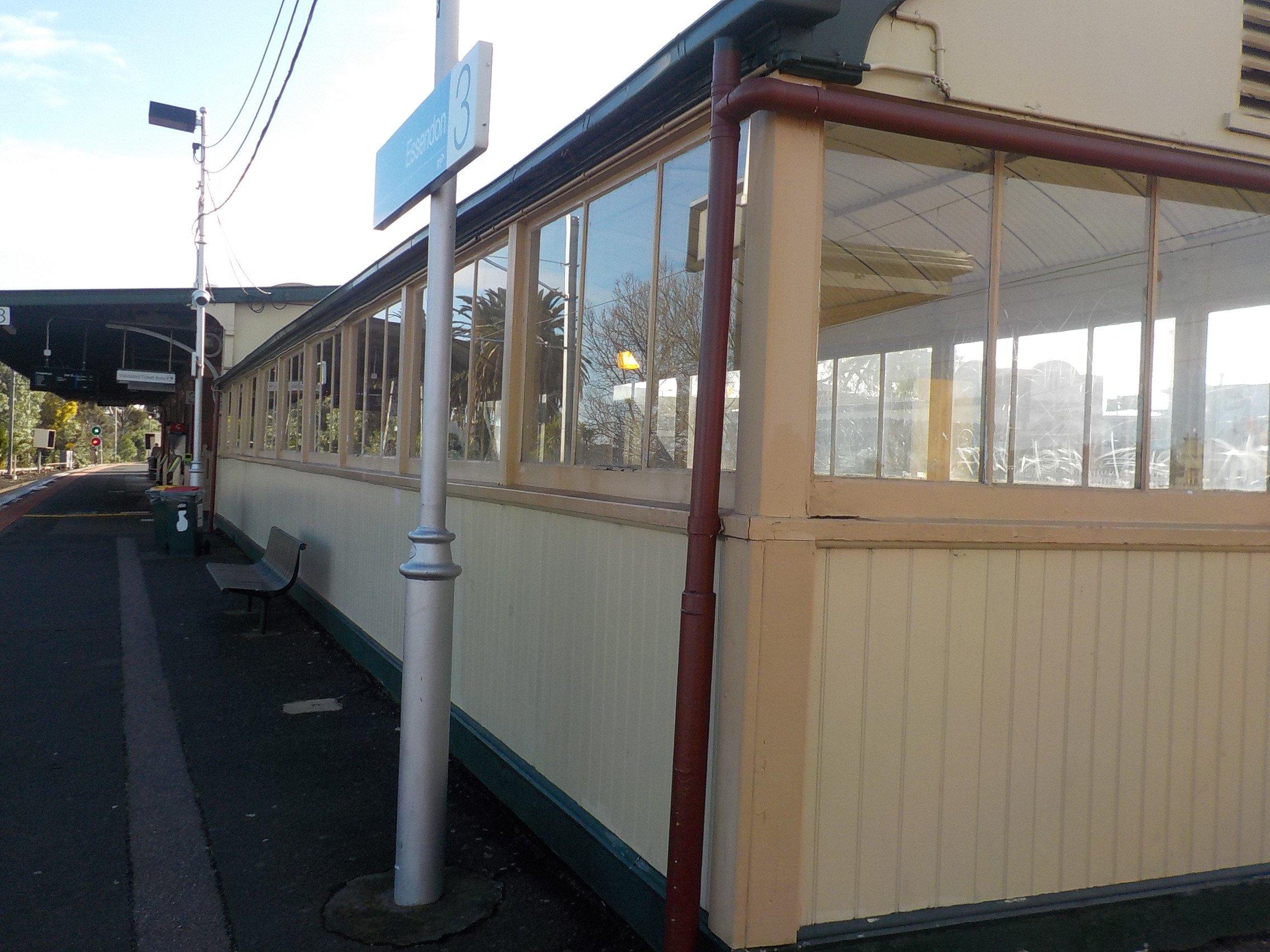 Essendon Railway Station