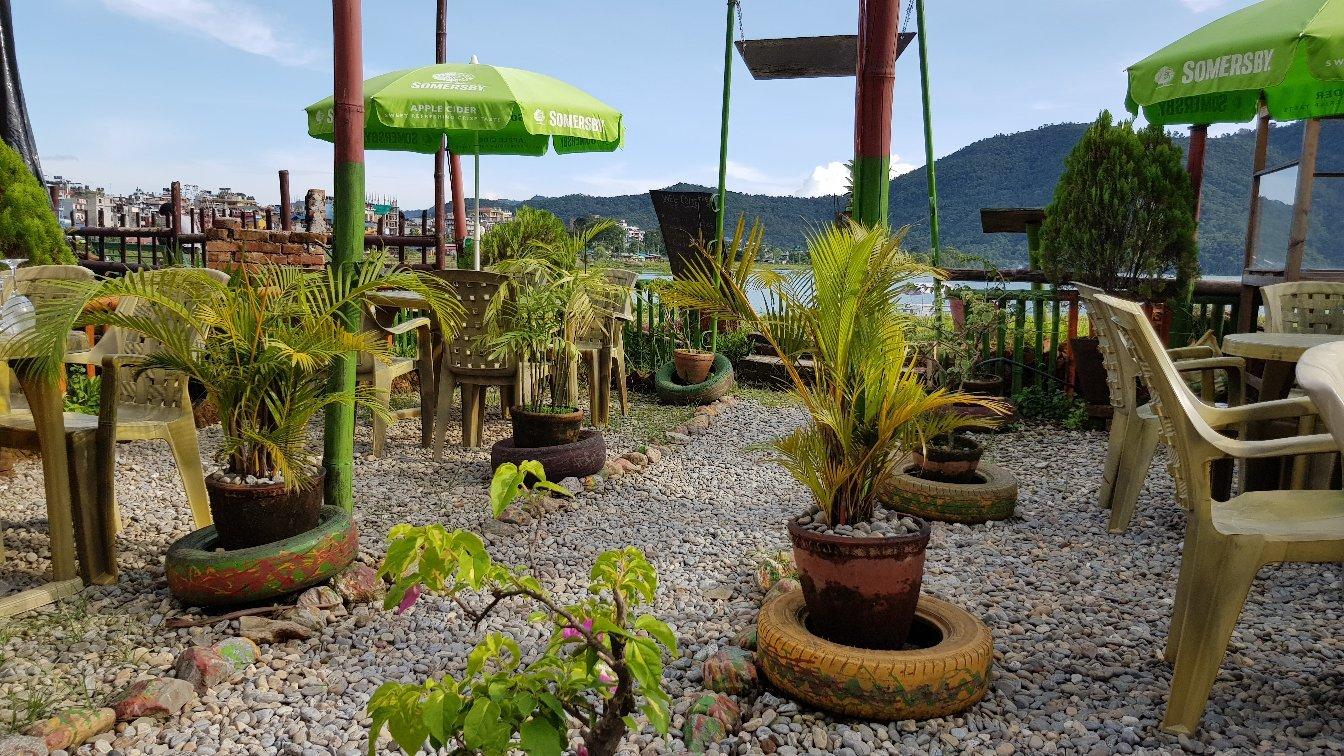 Bar Garden Restaurant