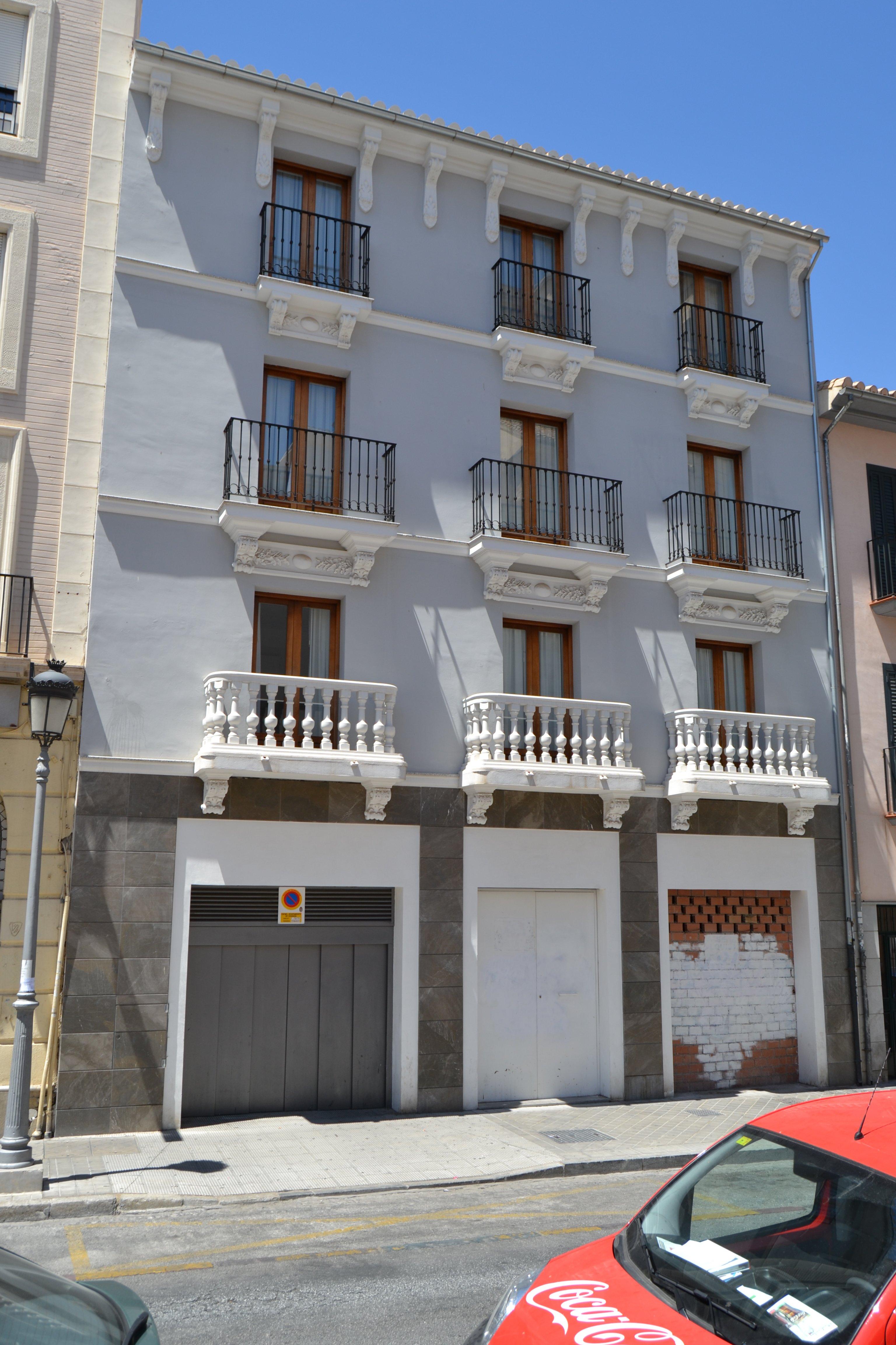 Urbanliving Gran Capitan