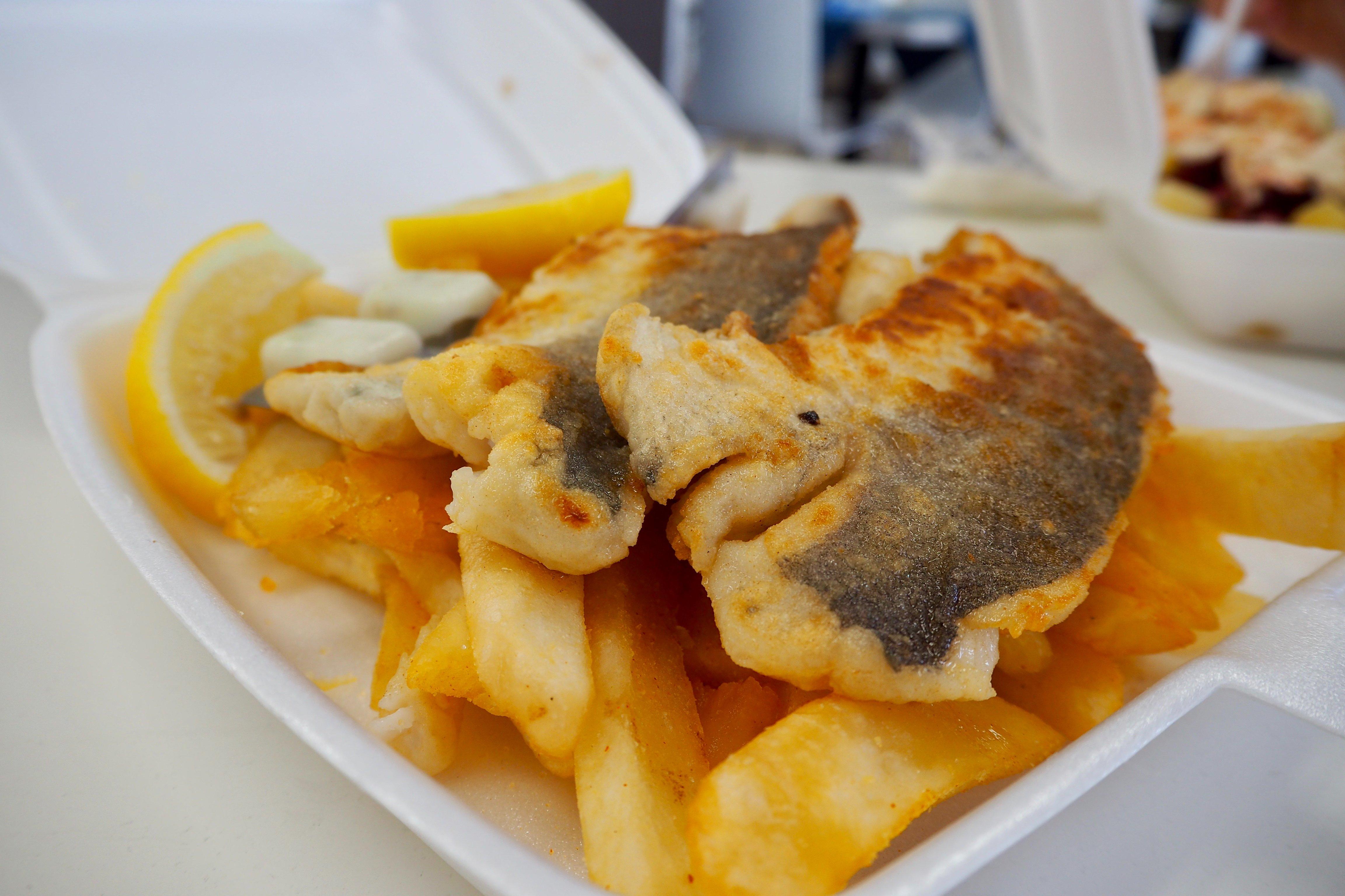 Nik's BBQ on The Lake