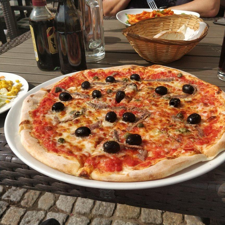 Ristorante & Pizzeria la Piazza