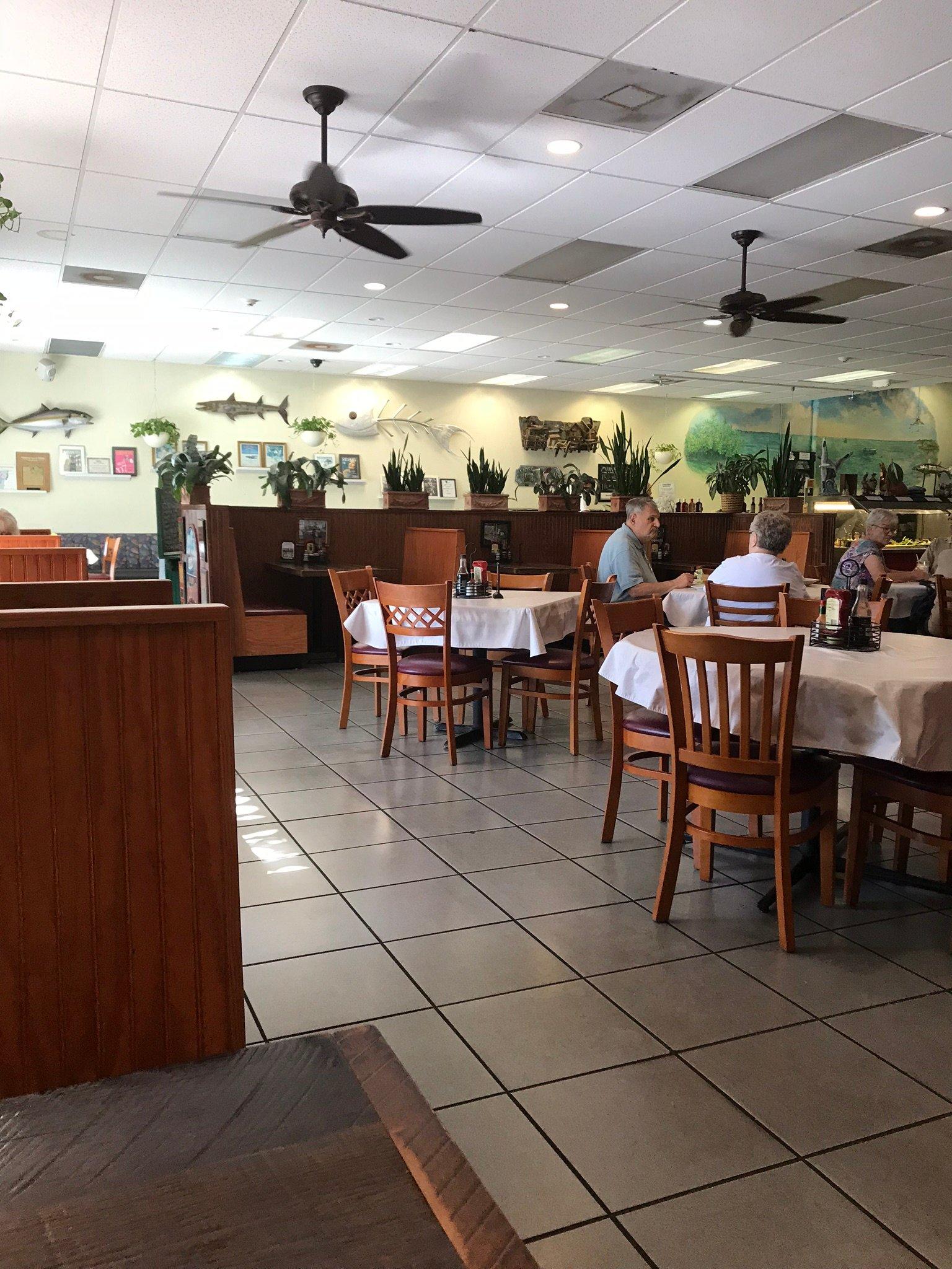 Photo by deehill_Narrator