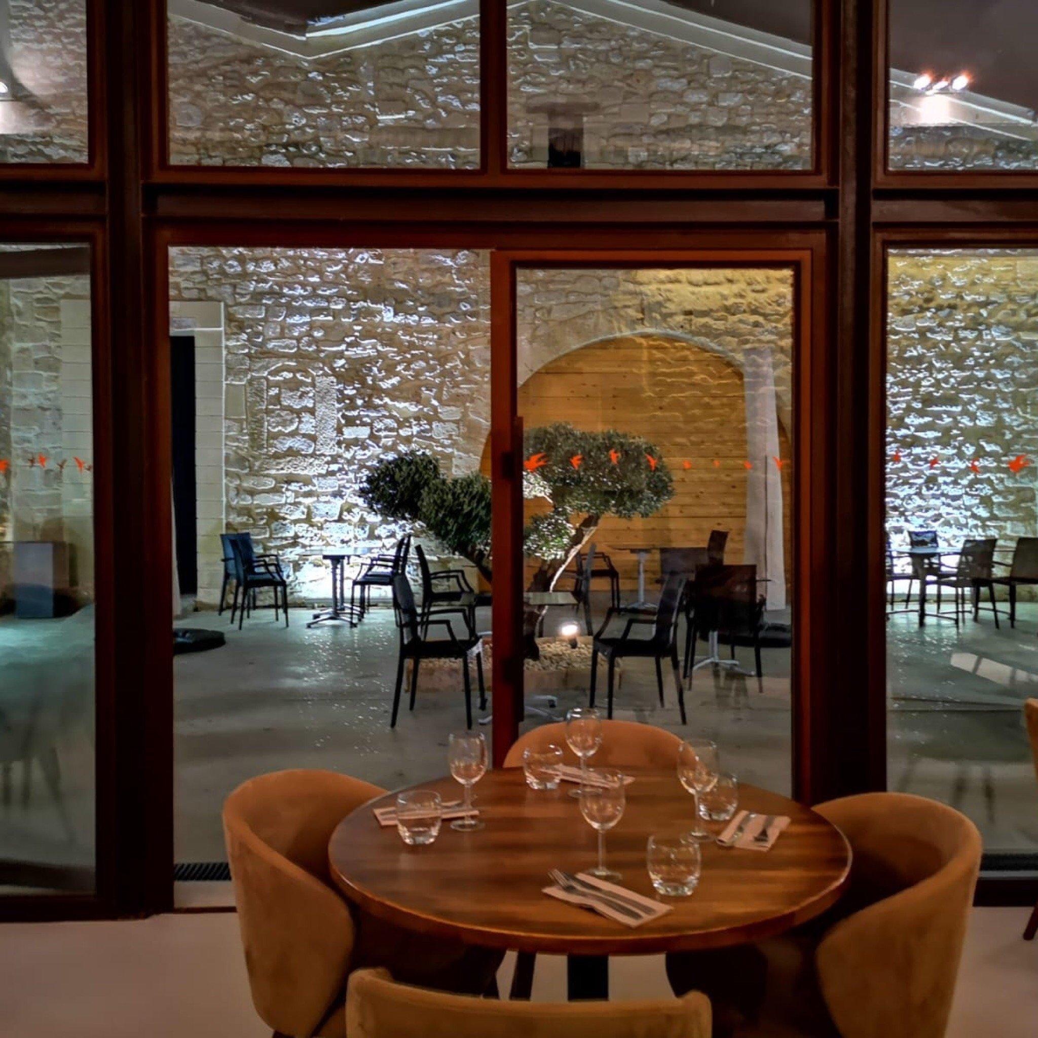 Le patio by Lou Caléou