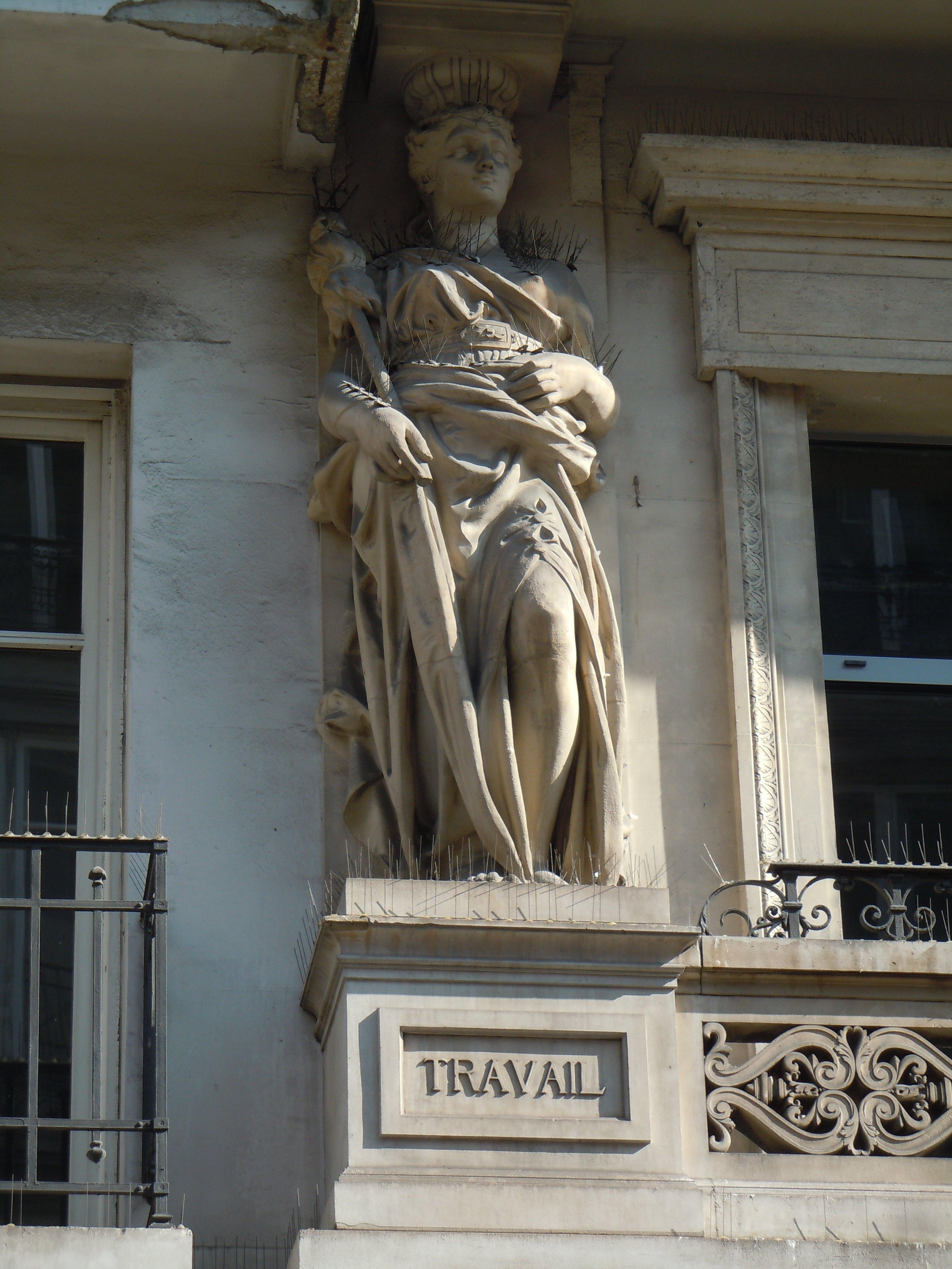 Les Cariatides de la rue de Paradis