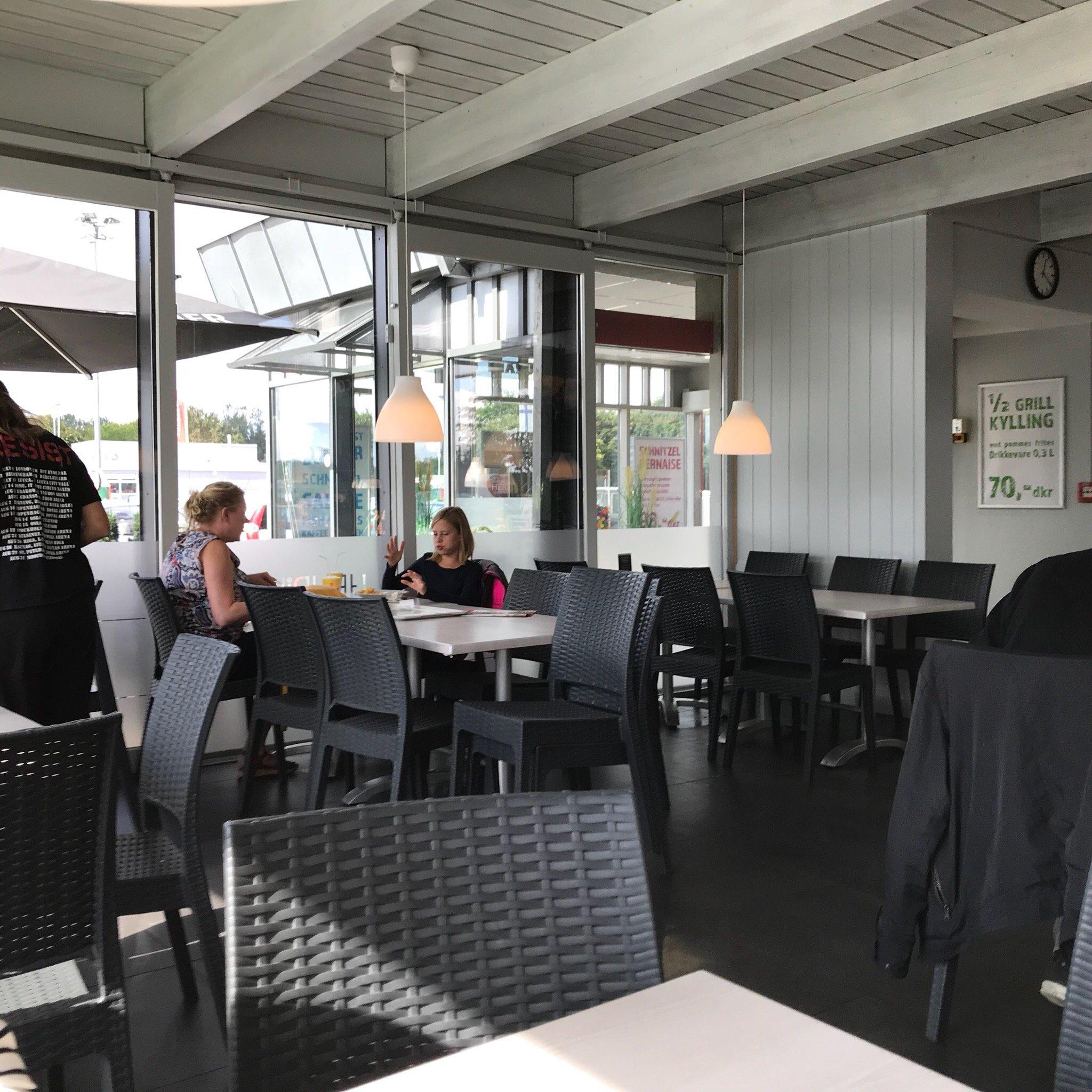 Henriks hus Restaurang & Cafe