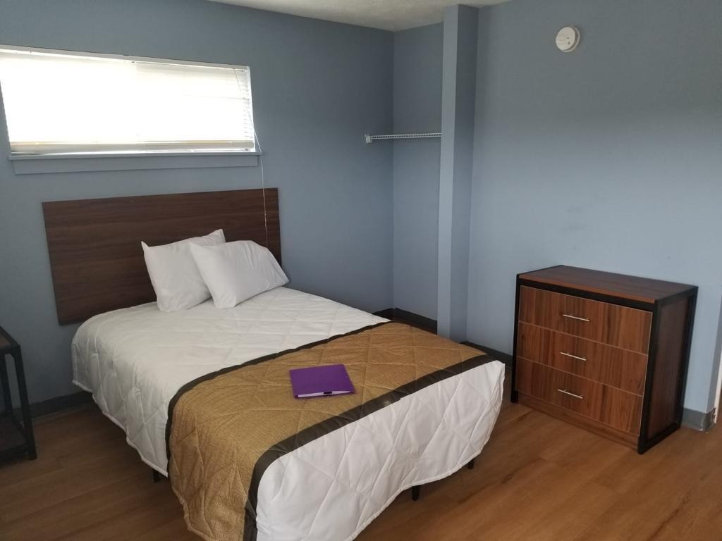 Budgetel Inn & Suites