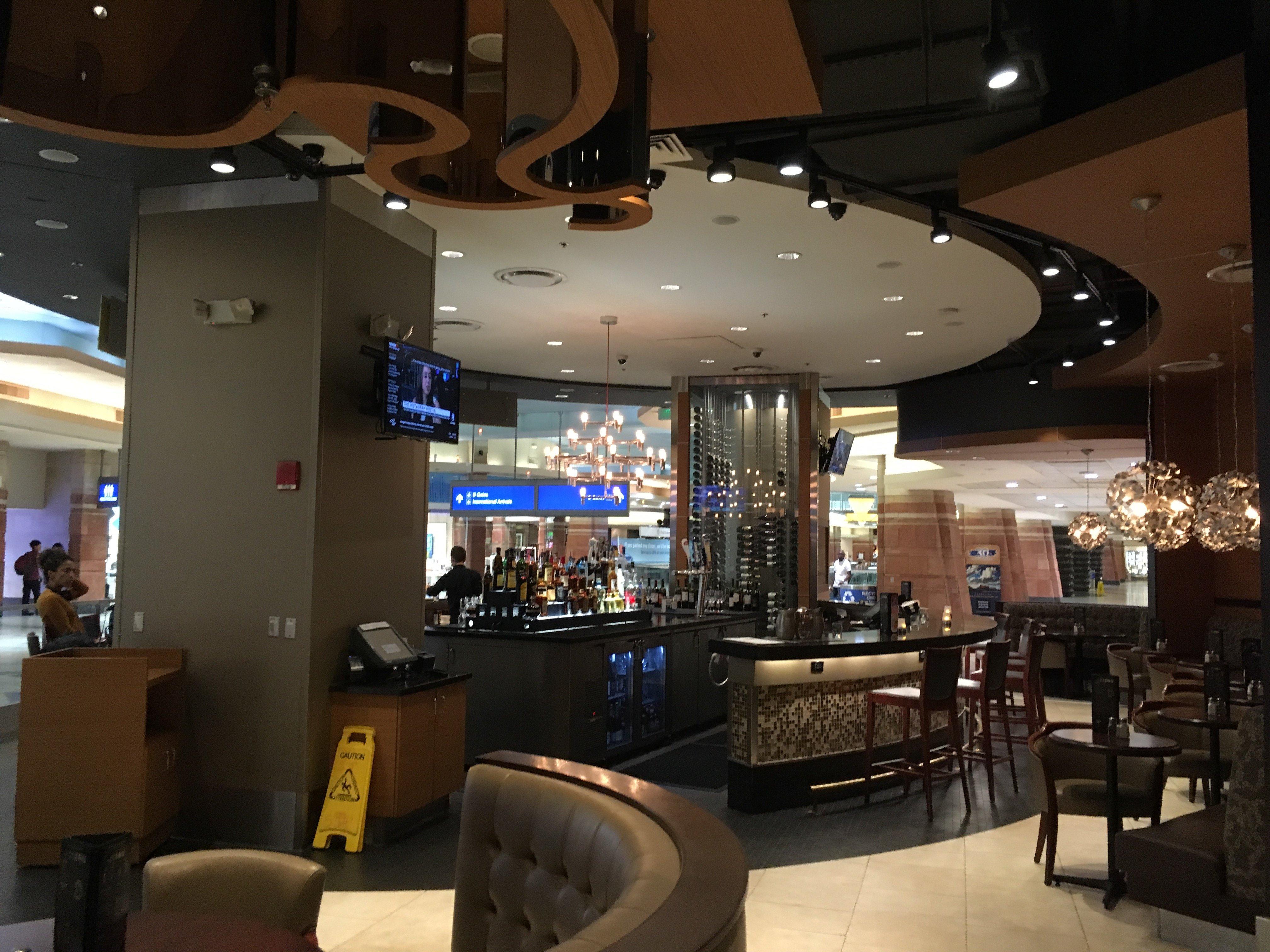 Cheuvront Restaurant & Wine Bar