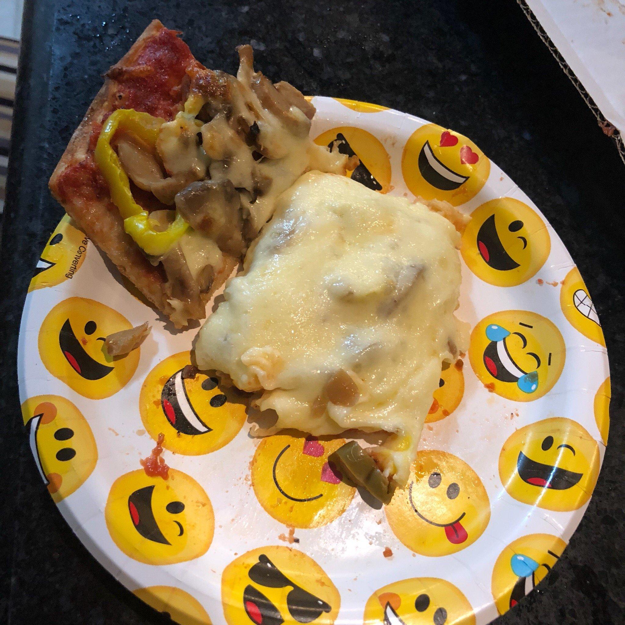 CR's Sports Bar & Carbone's Pizzeria