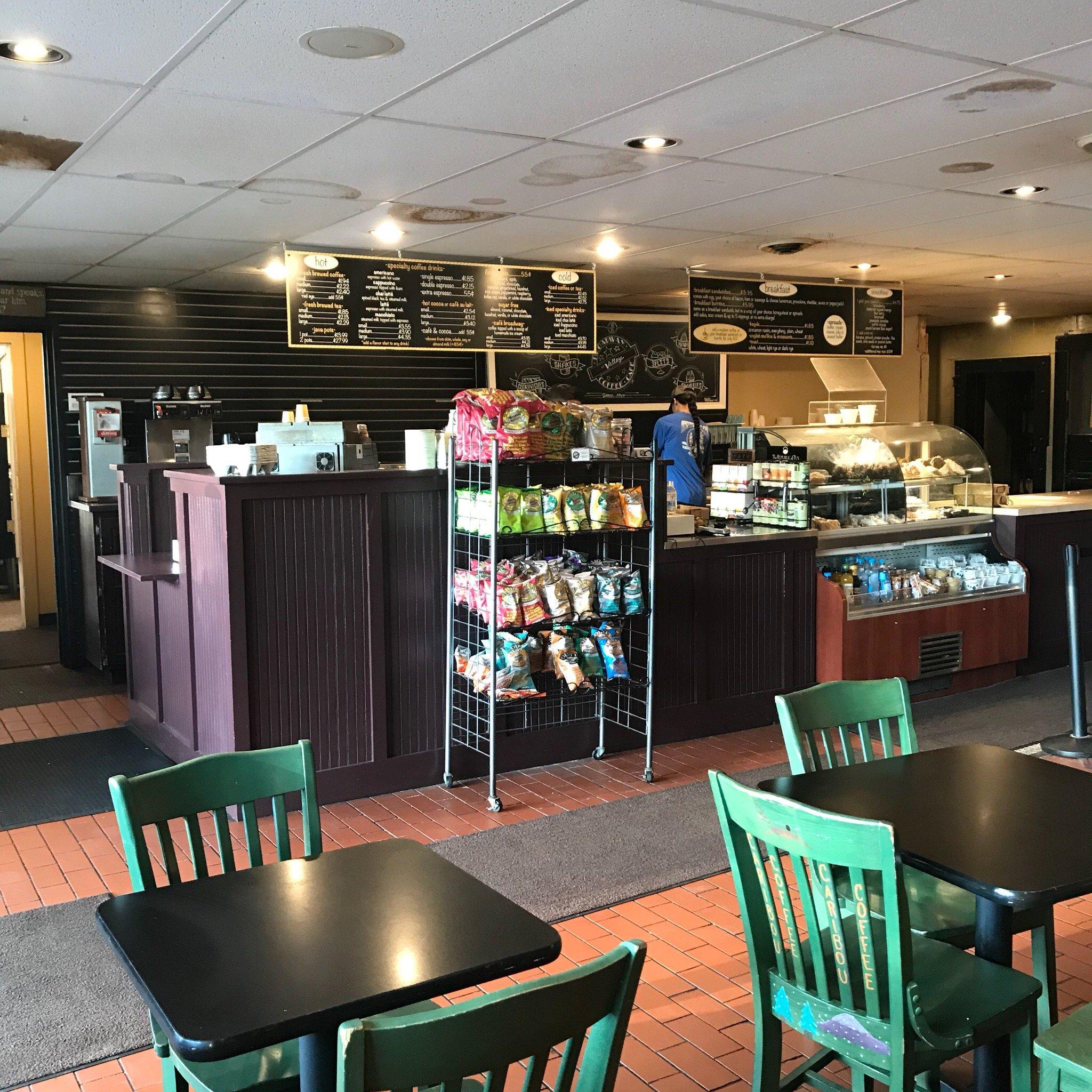 Broadway Cafe & Arctic Island
