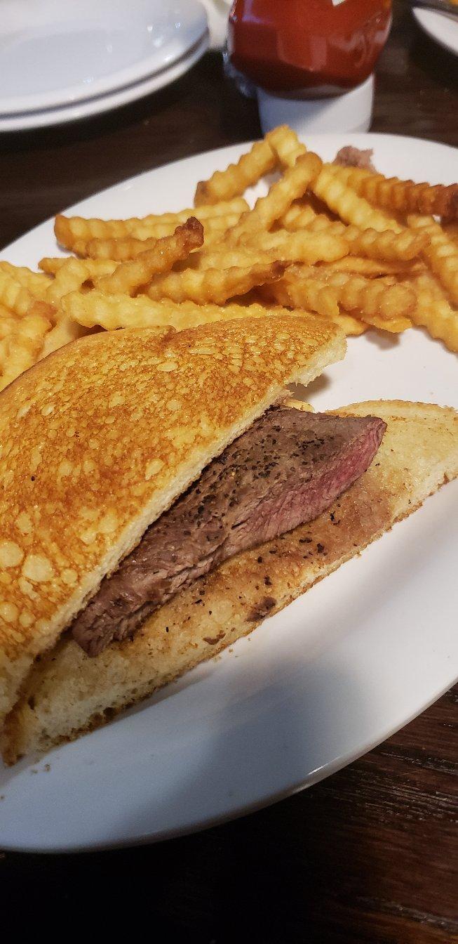 LJ's Sports Tavern & Grill