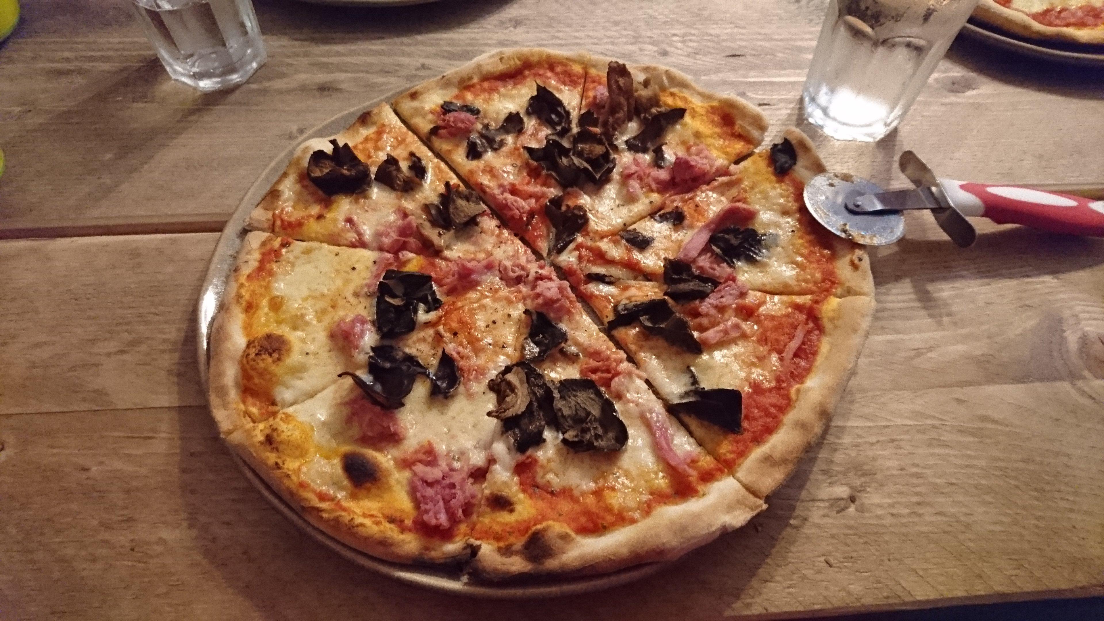 Noughts & Crosses Pizzeria