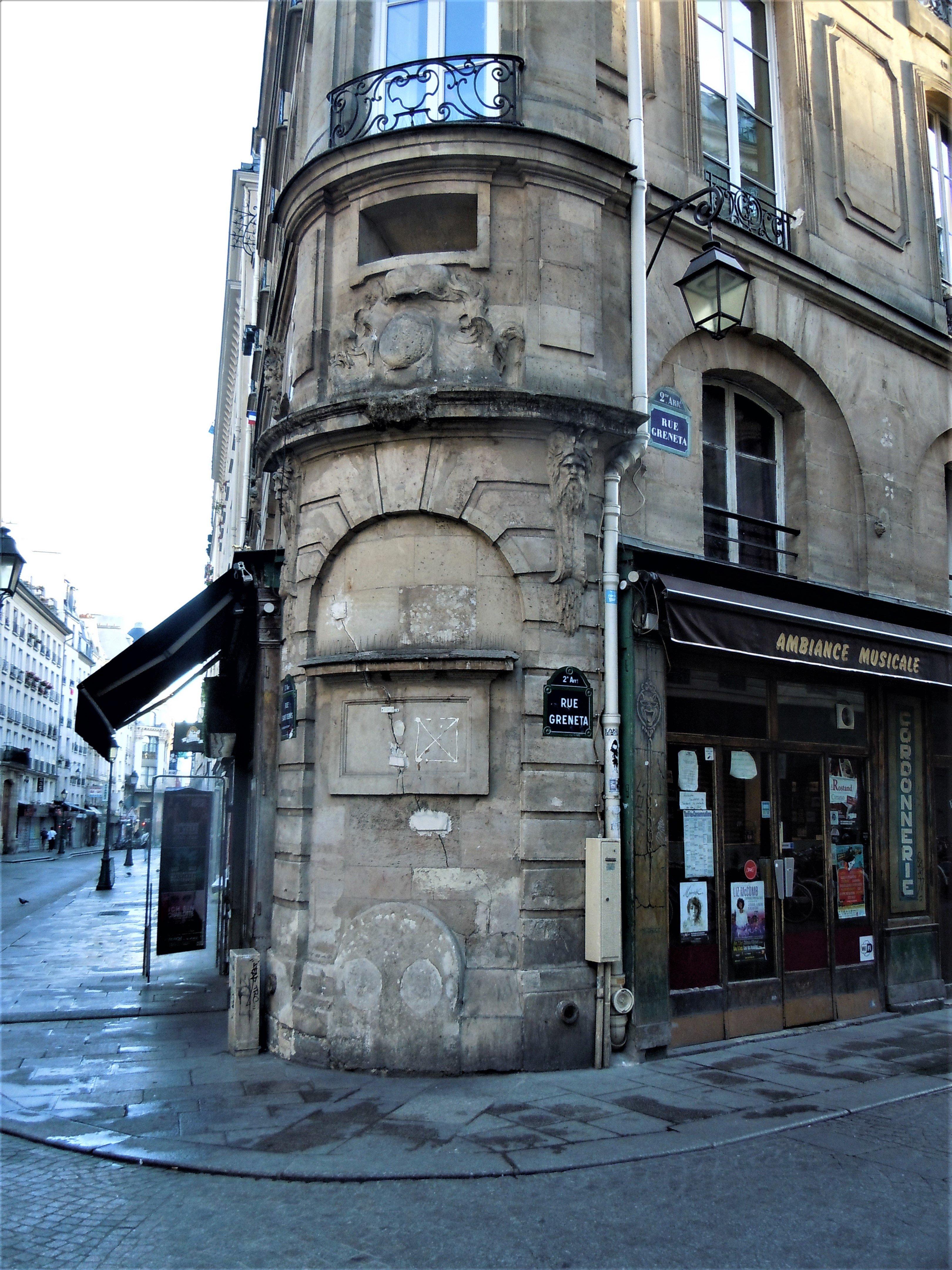 Fontaine De La Reine