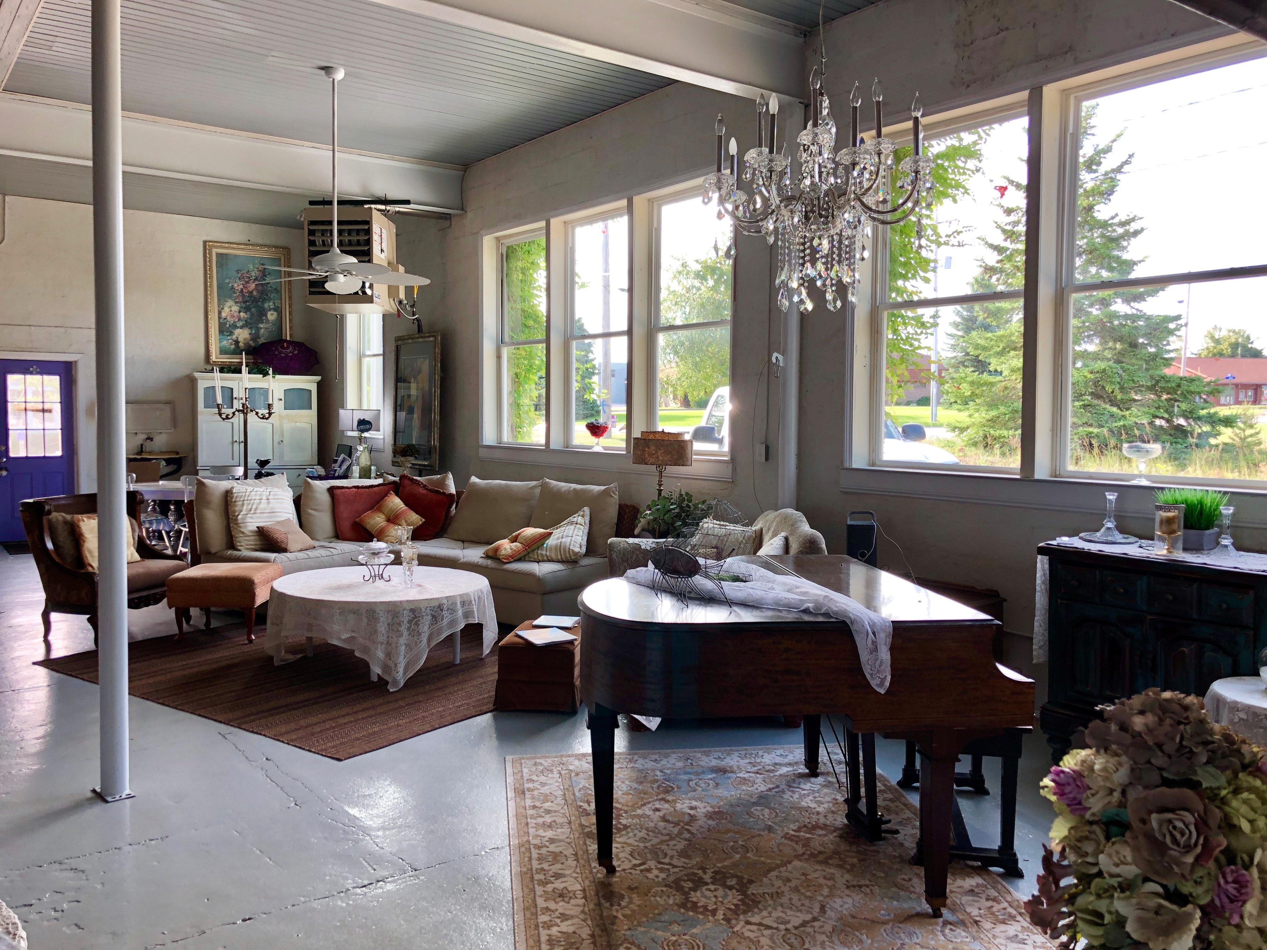 Purple Martin Lakeside Inn & Nature Center