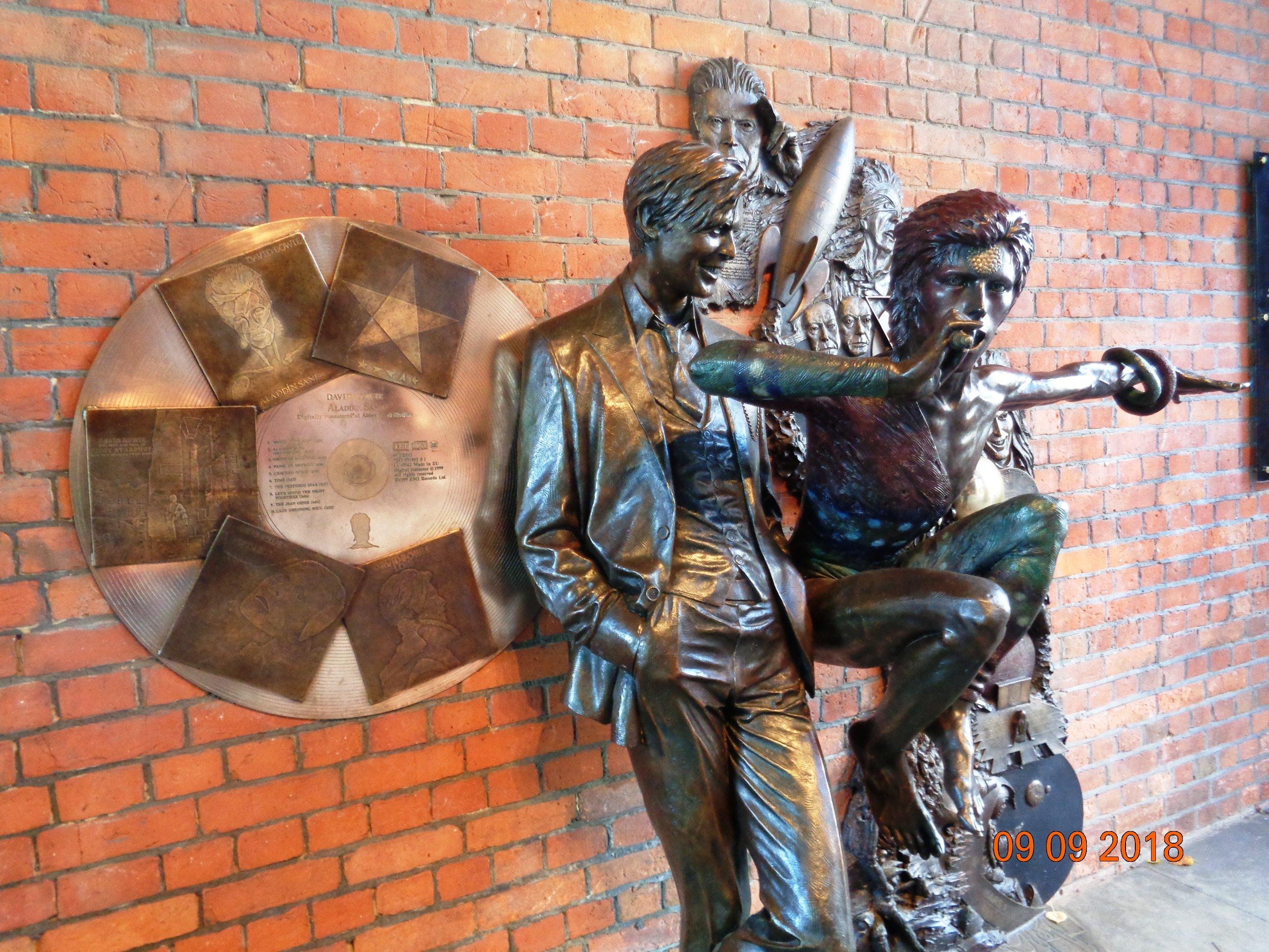 David Bowie Statue Aylesbury - Earthly Messenger