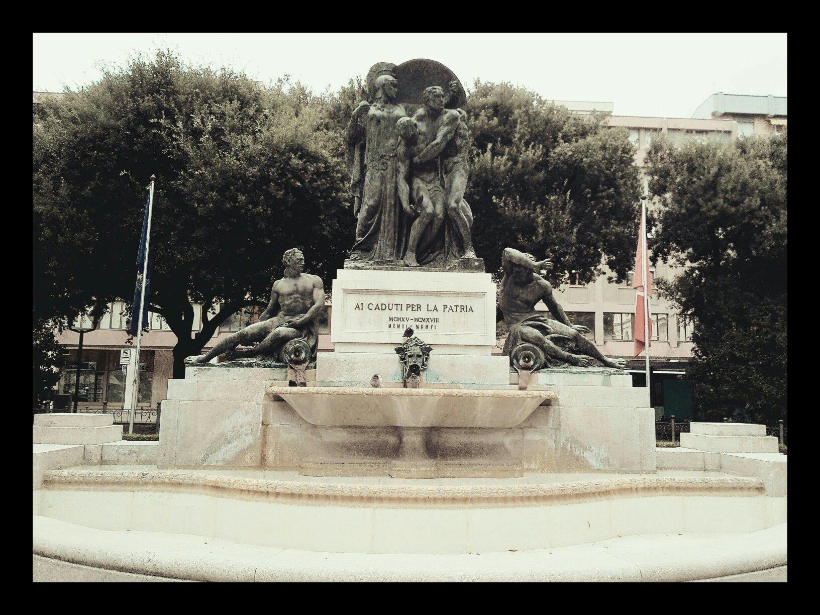 Giardino Di Piazzale Ellero Dei Mille - Monumento ai Caduti di Pordenone