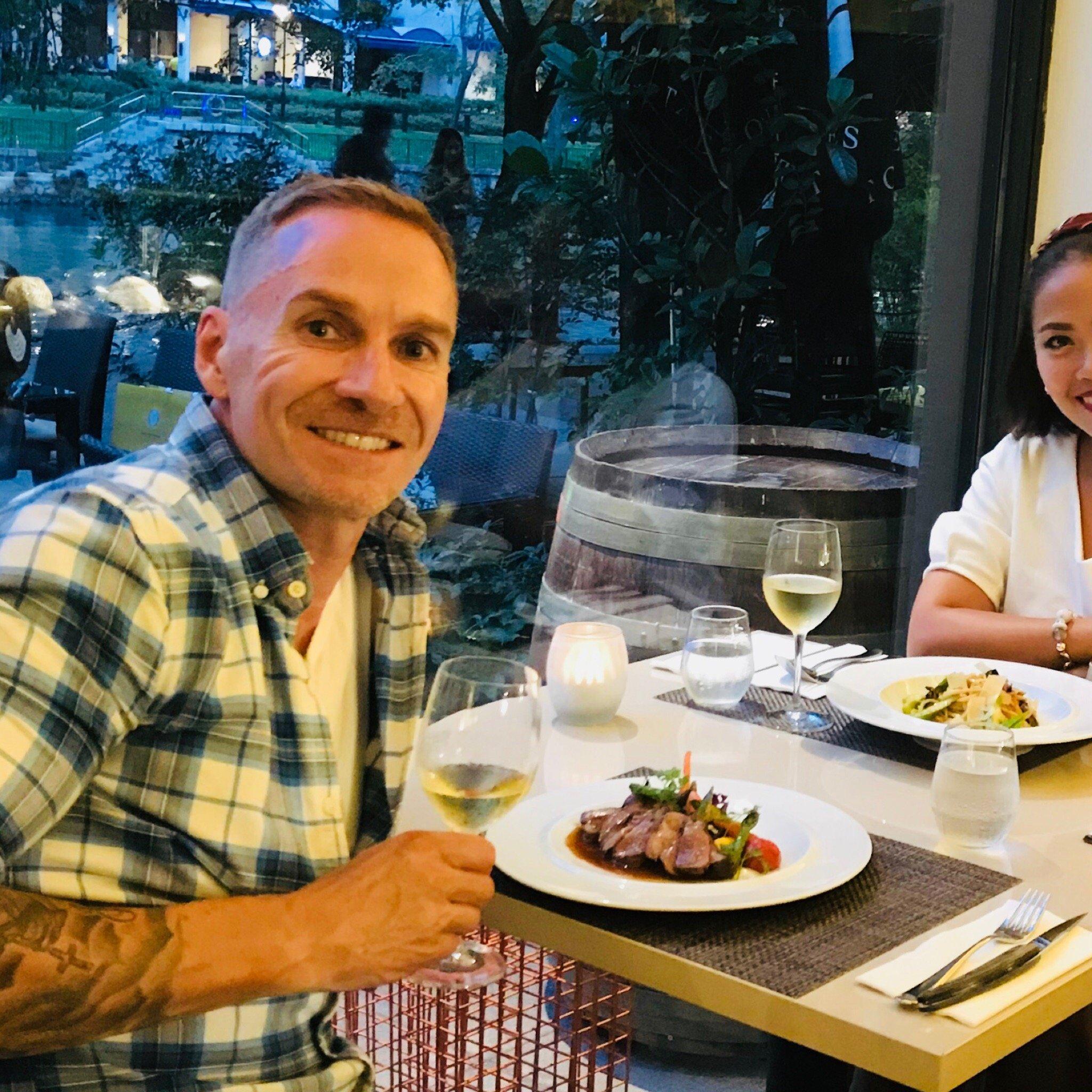 Verre Modern Bistro & Wine Bar