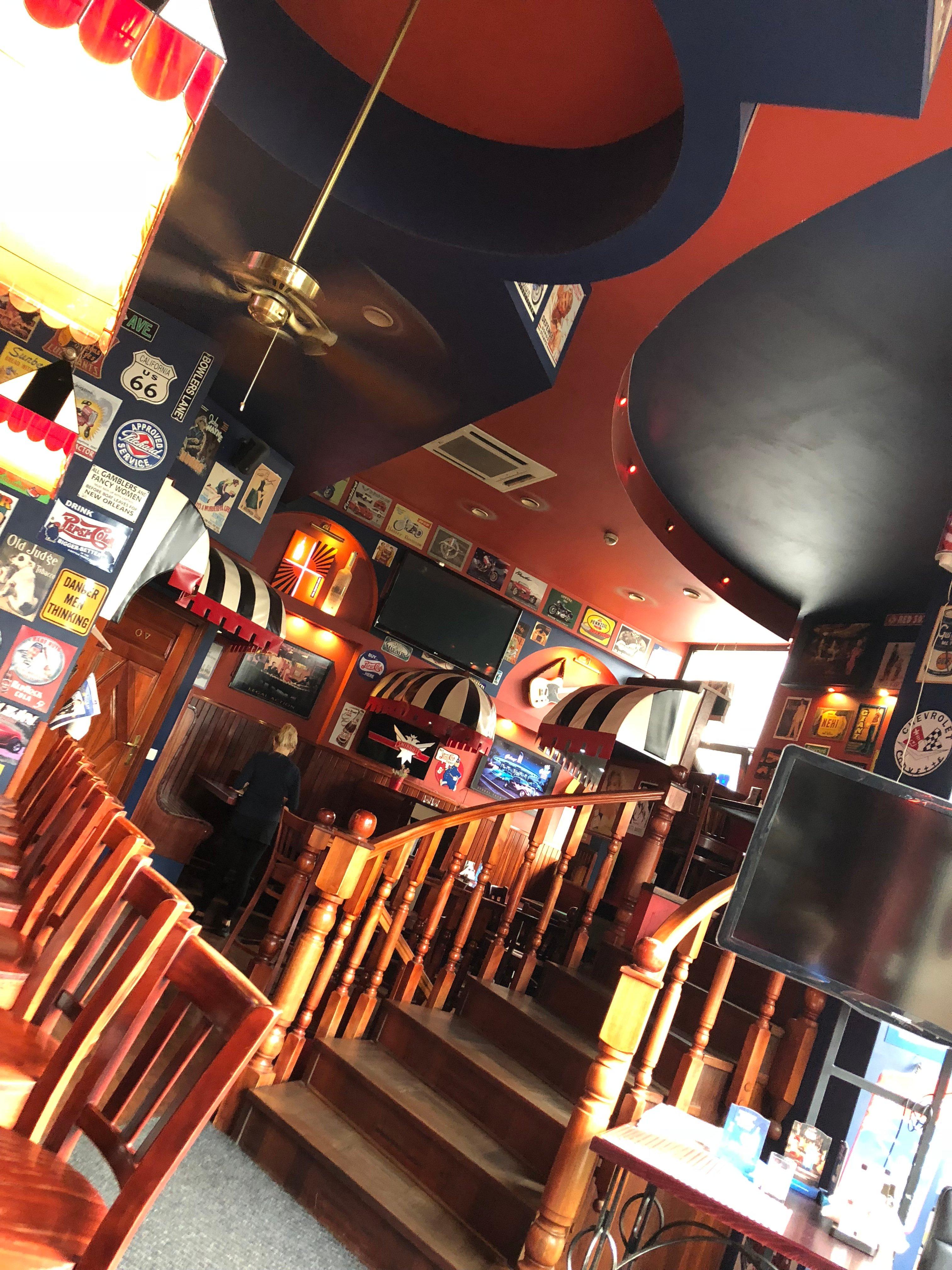 Chicago's Bar & Grill