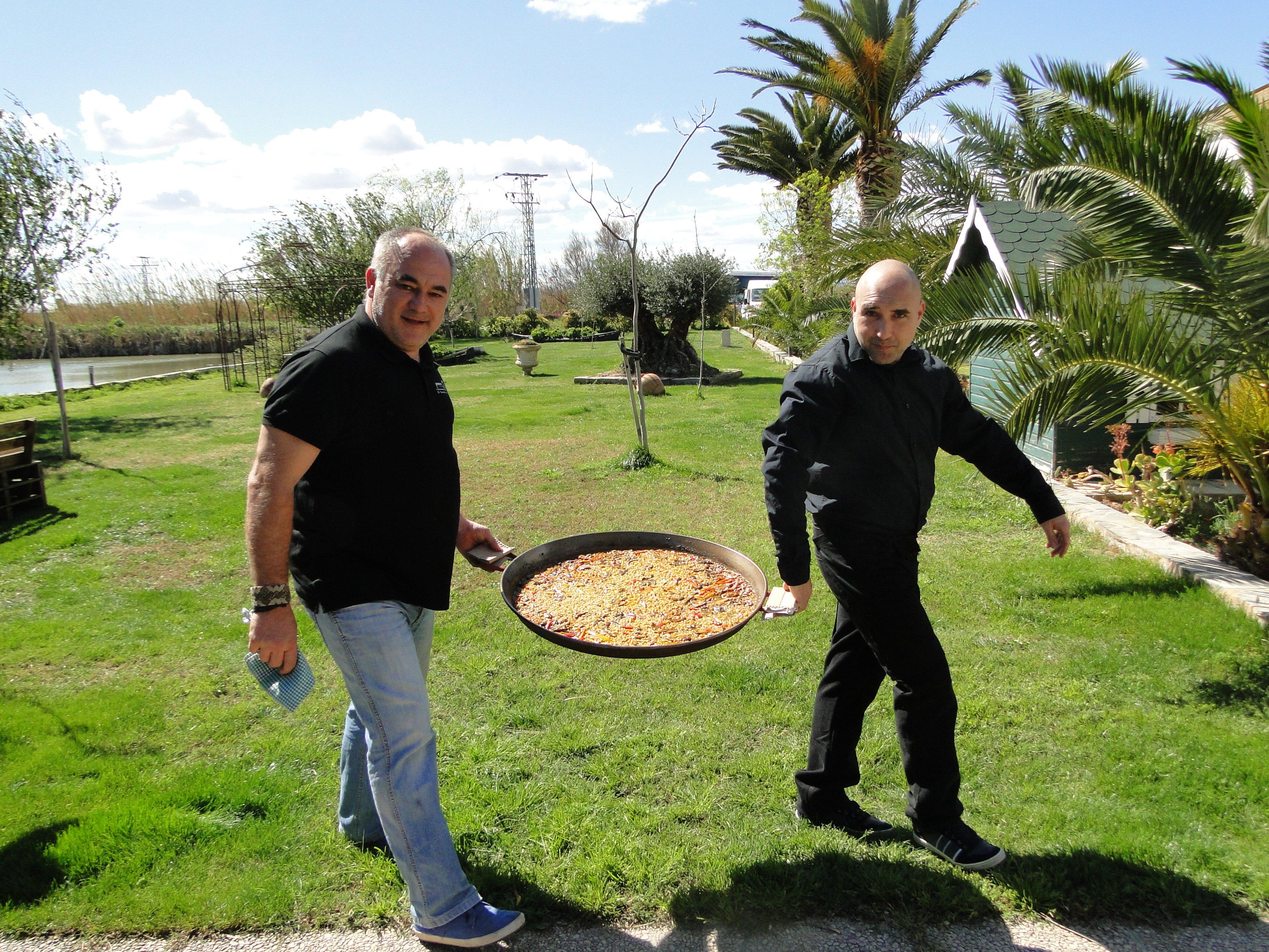 THE ESSENCE OF PAELLA