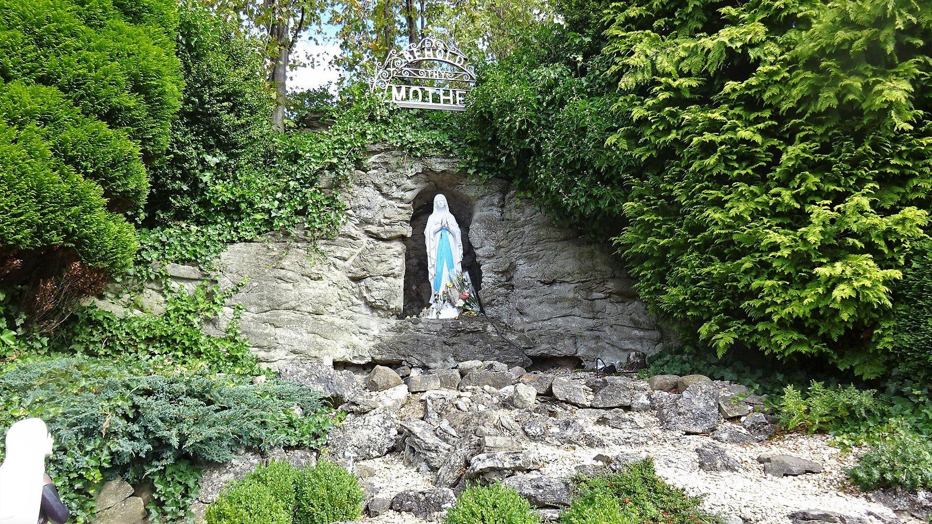National Shrine of Our Lady of Lourdes, Carfin Grotto